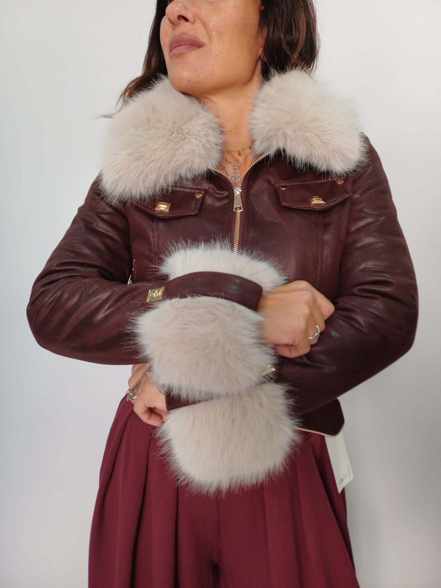 Giacca corta effetto pelle con pelliccia donna