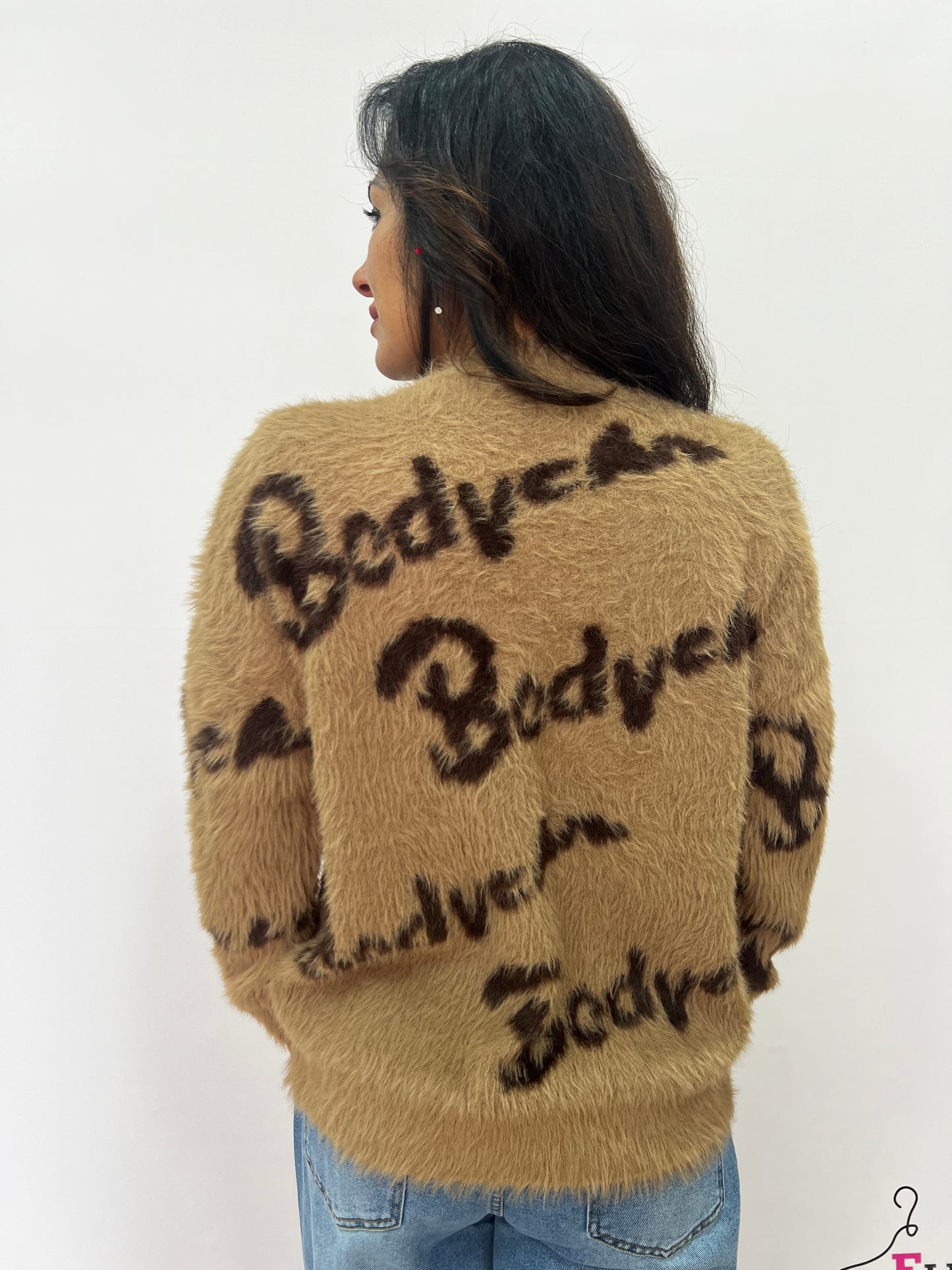 Cardigan peloso donna con scritte a contrasto