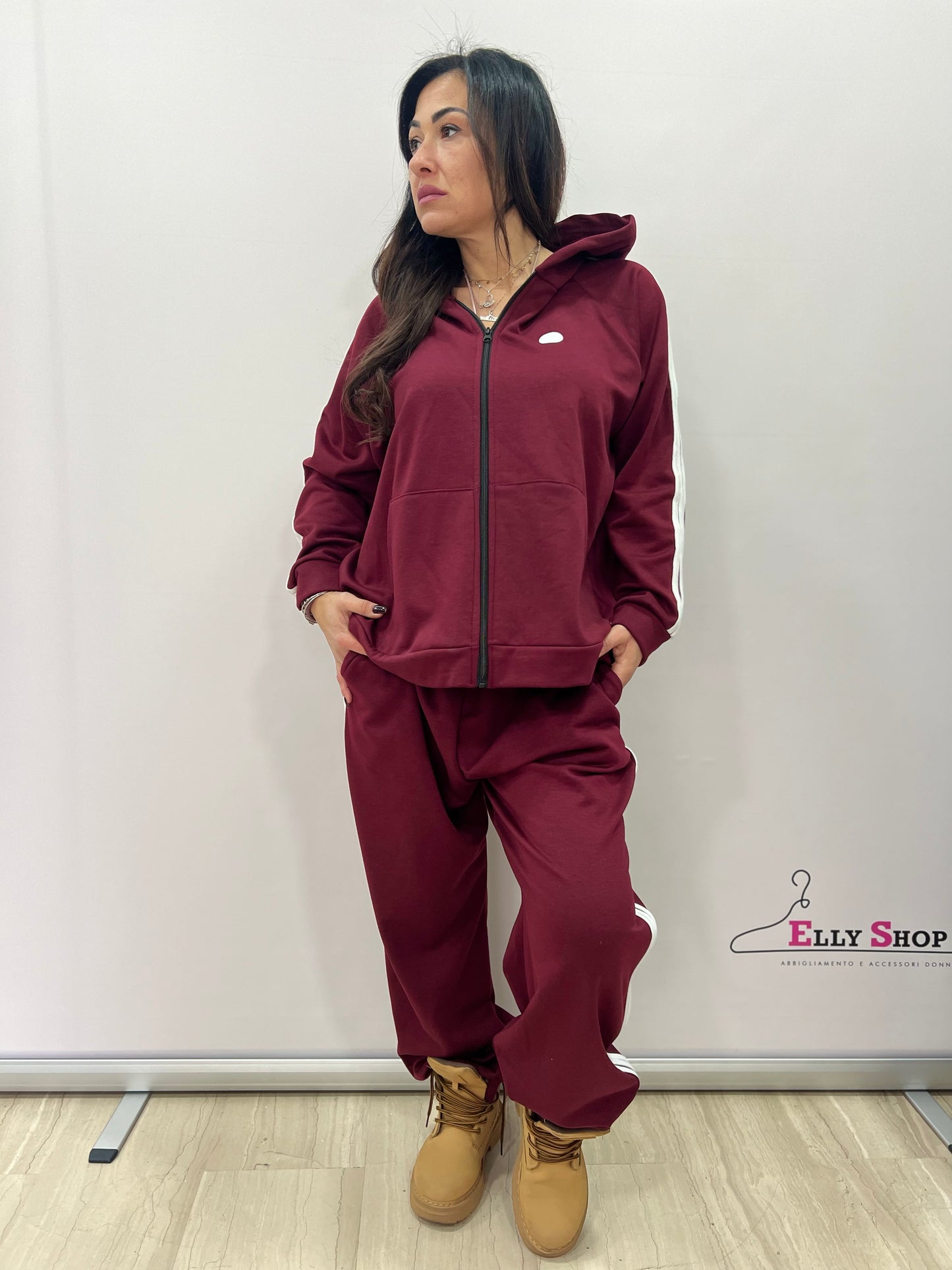 Completo tuta donna curvy sportivo con bande bianche