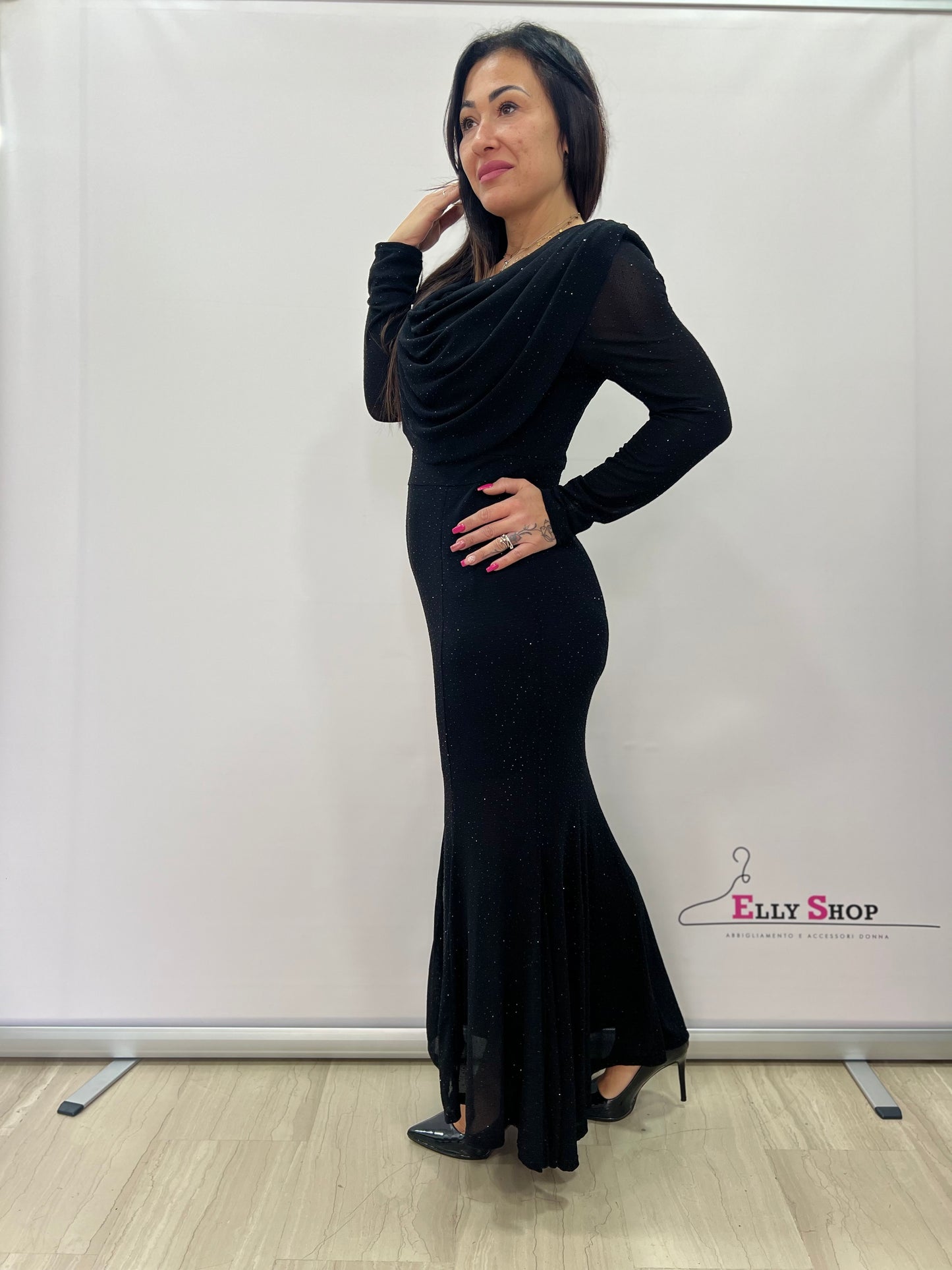 Abito lungo elegante drappeggiato glitter