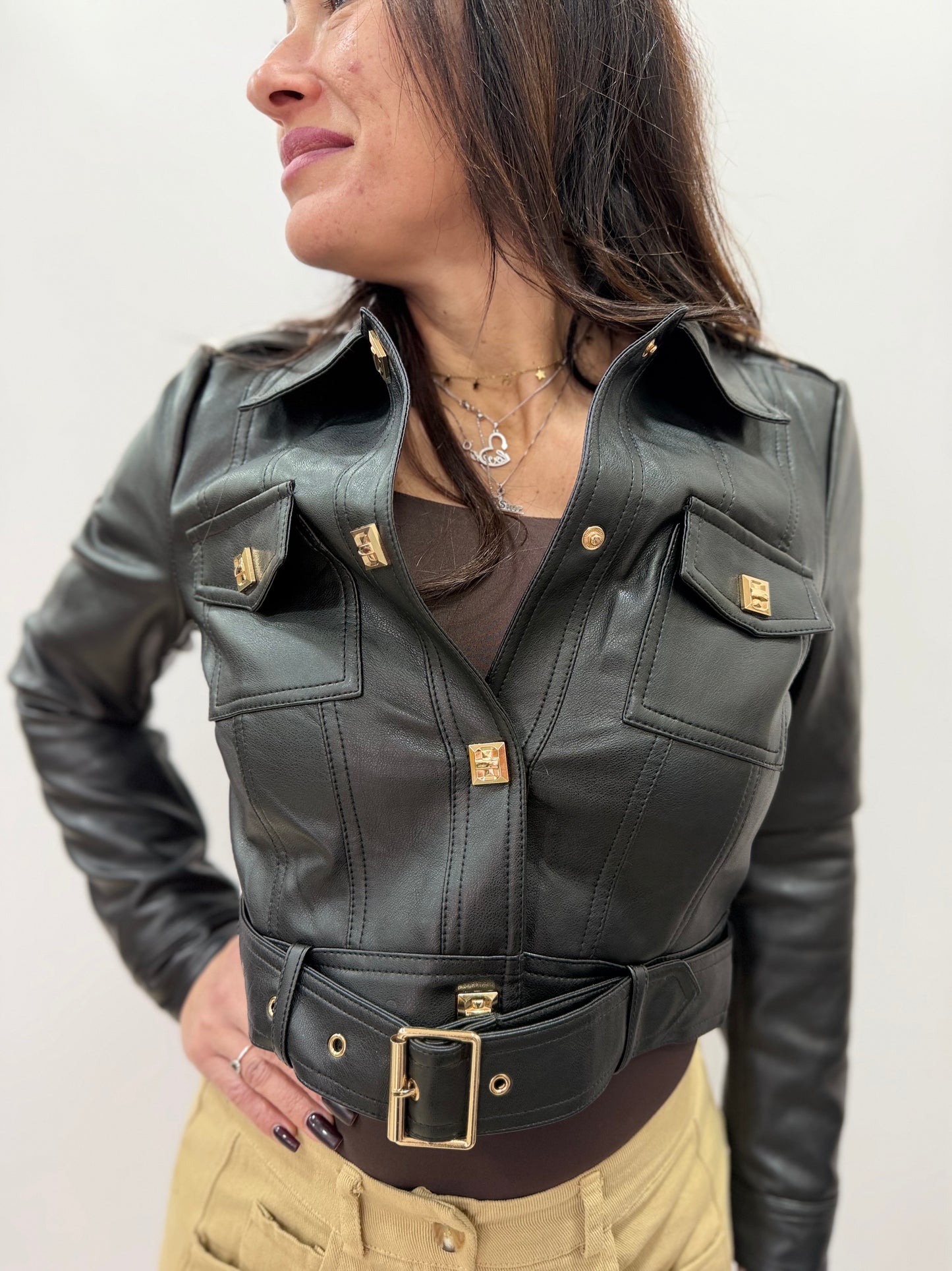 Giacca donna corta effetto pelle con cintura