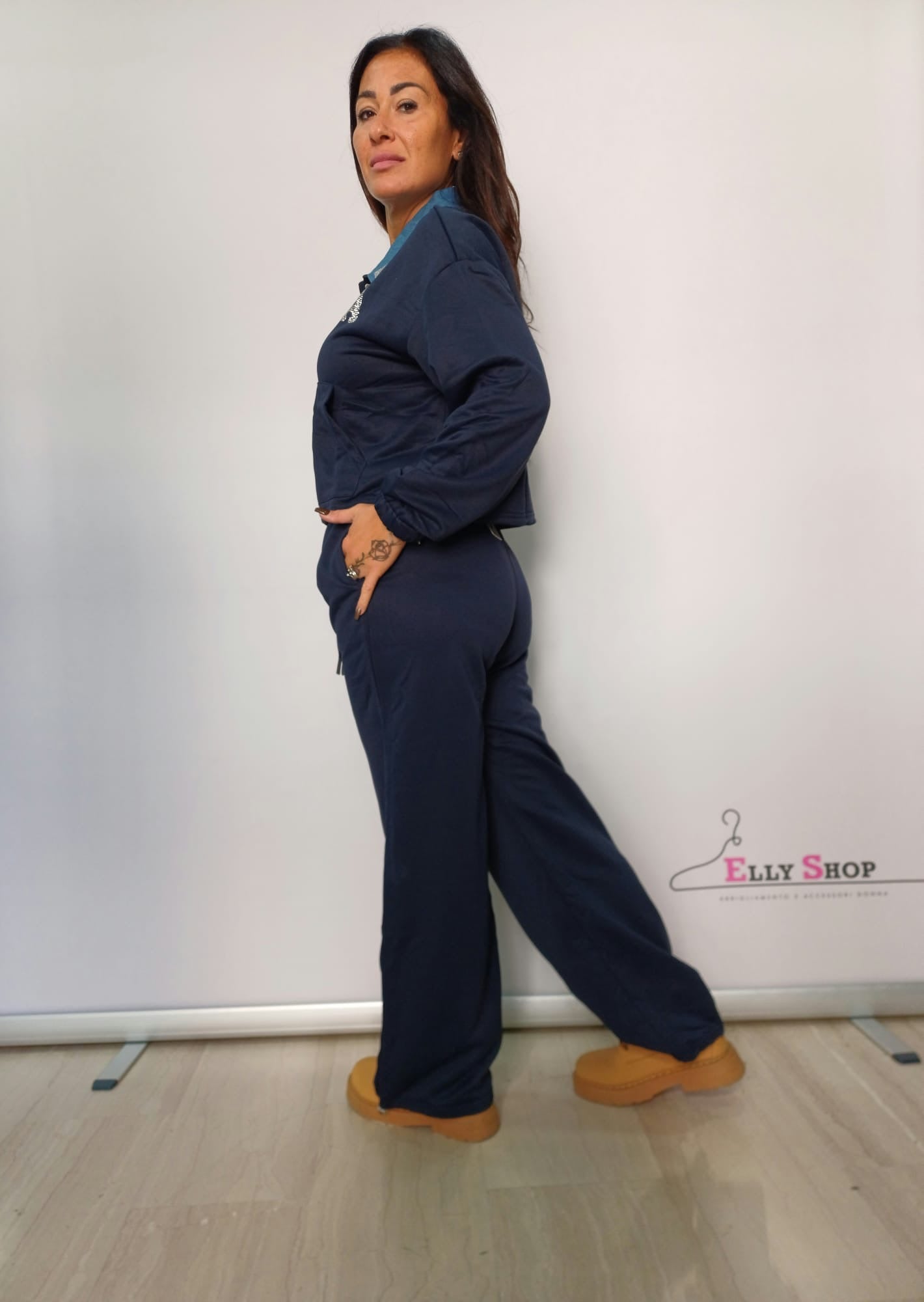 Completo donna casual con colletto a contrasto