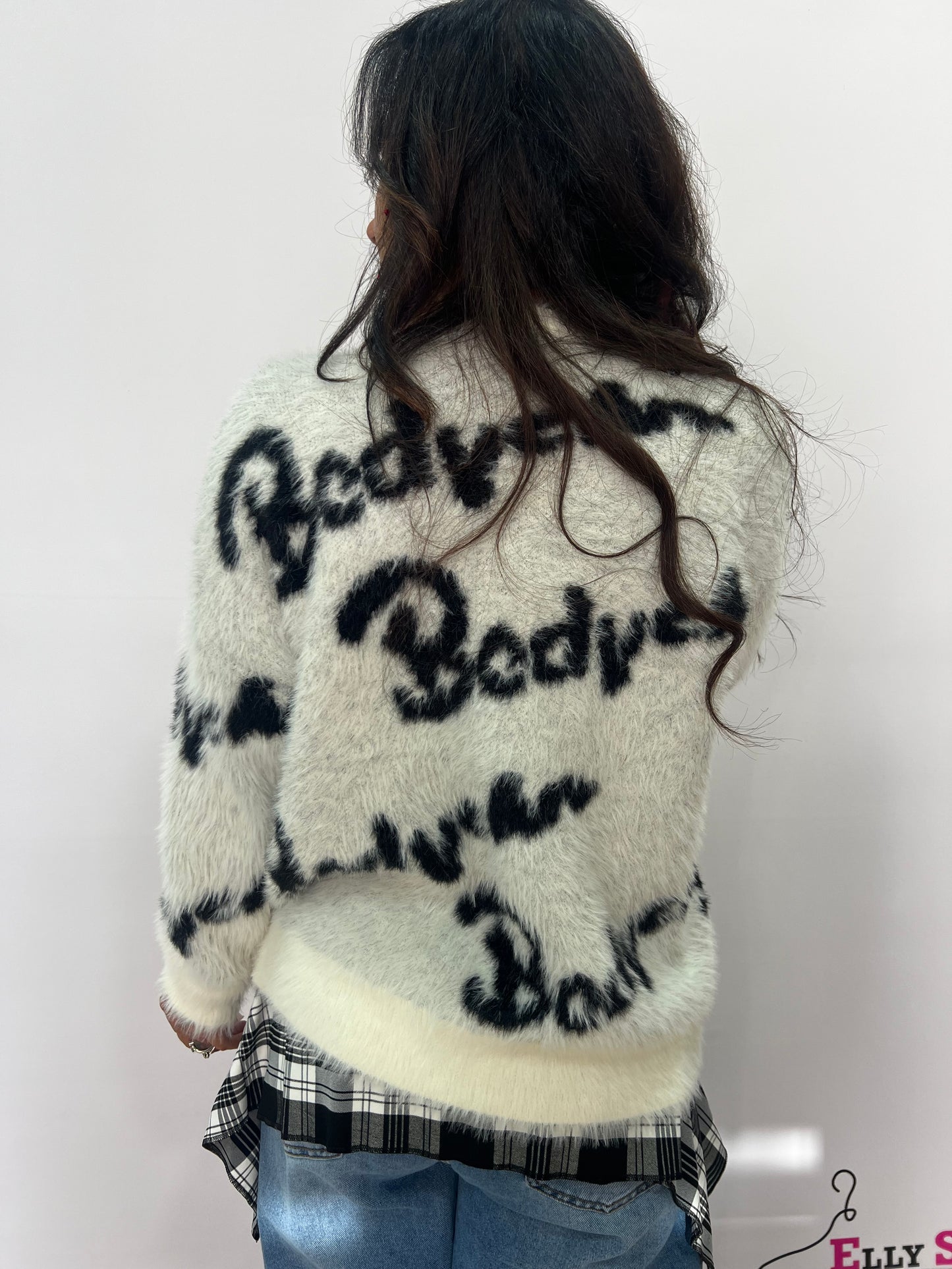 Cardigan peloso donna con scritte a contrasto