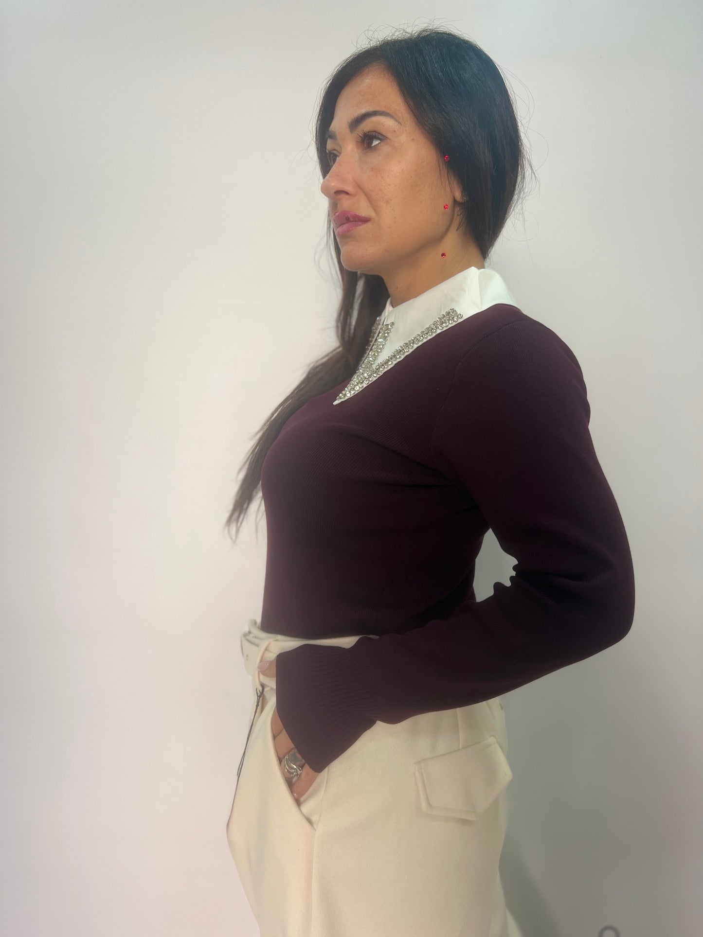 Maglia donna con colletto gioiello elegante