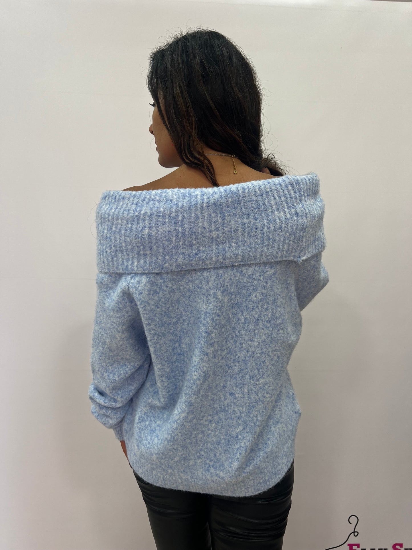 Maglione donna collo ampio morbido