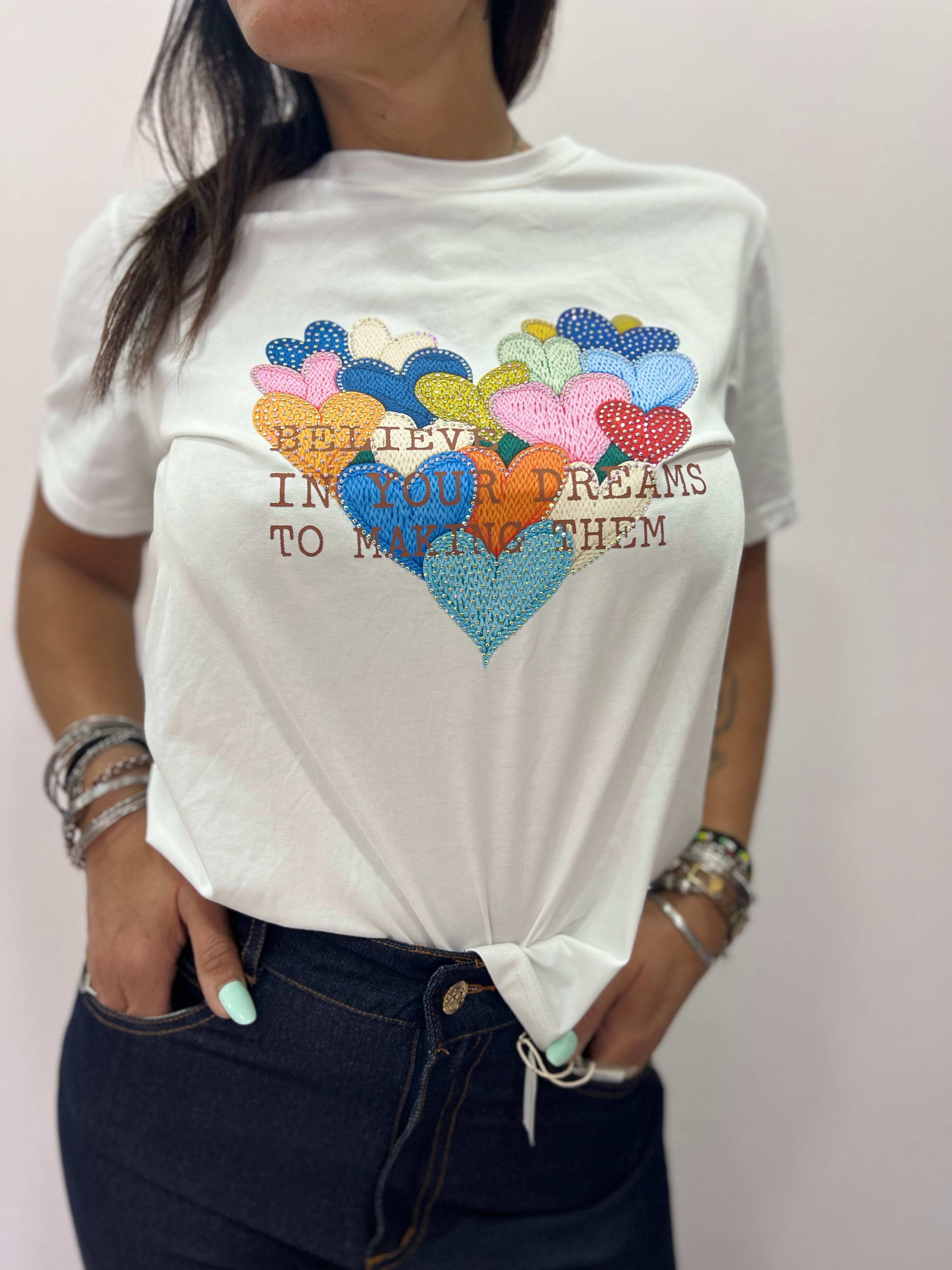 T-shirt donna bianca con cuori colorati