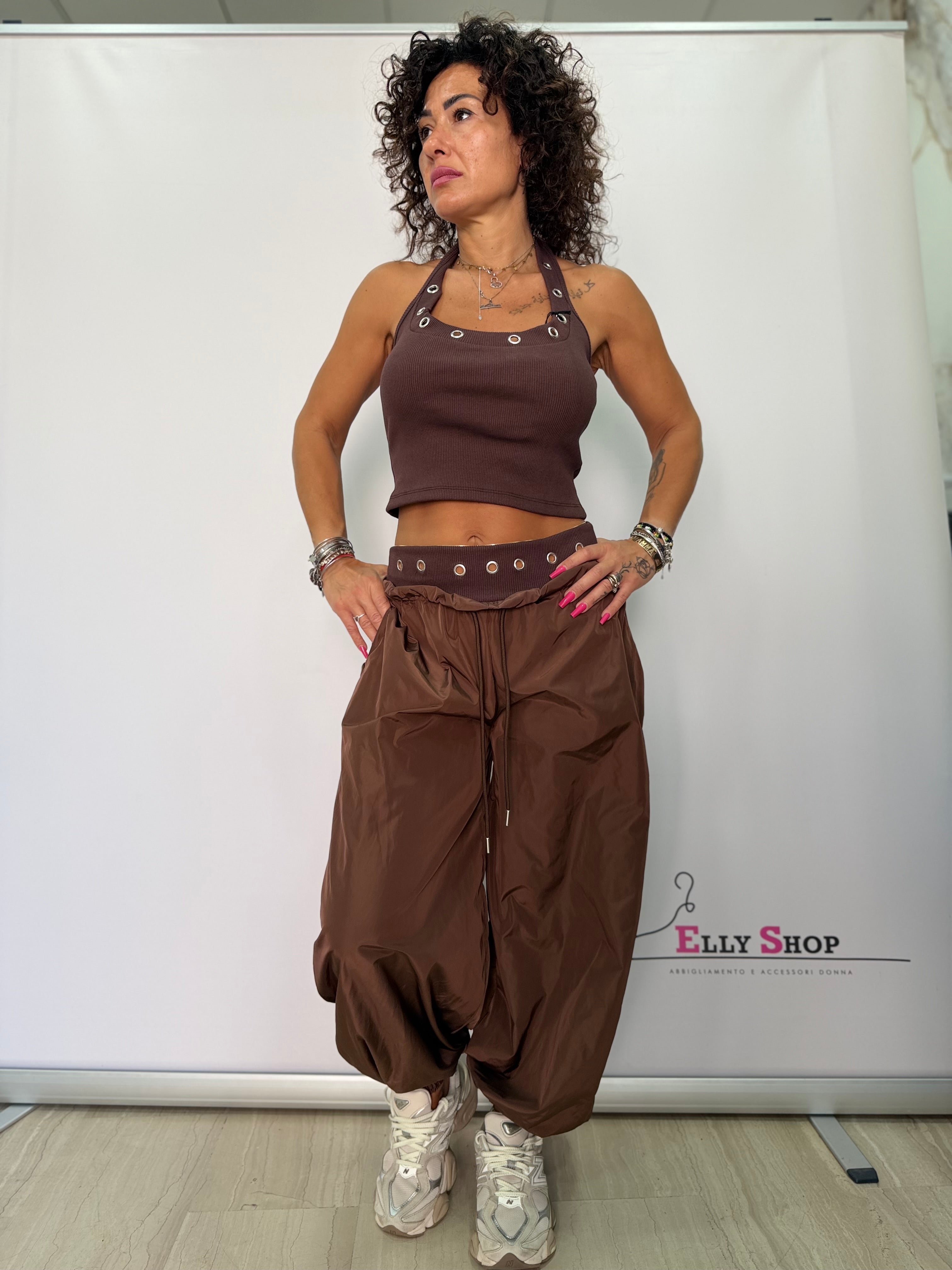 Completo Tokyo donna crop top e jogger chic