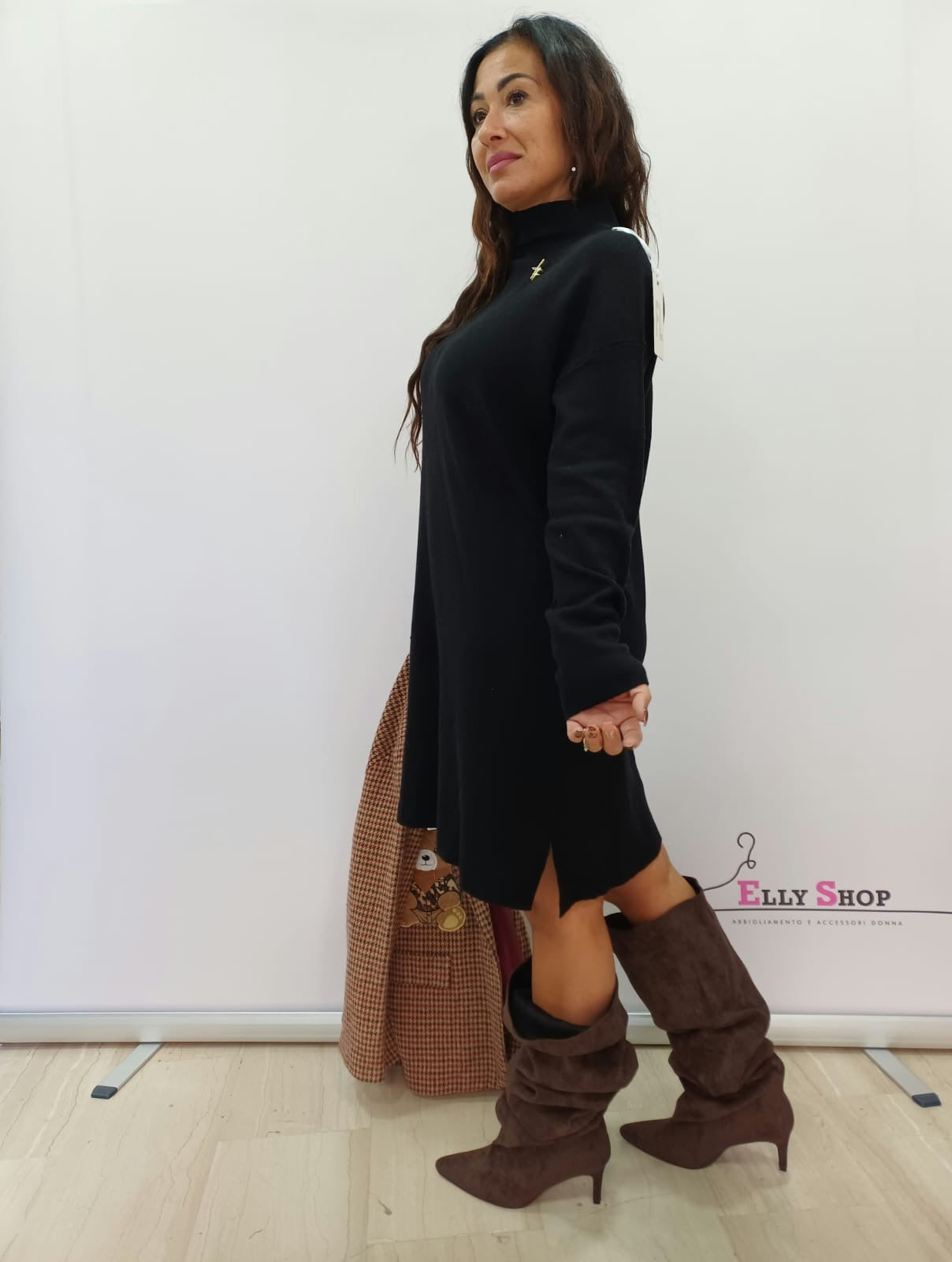 Abito maglia nero collo alto donna