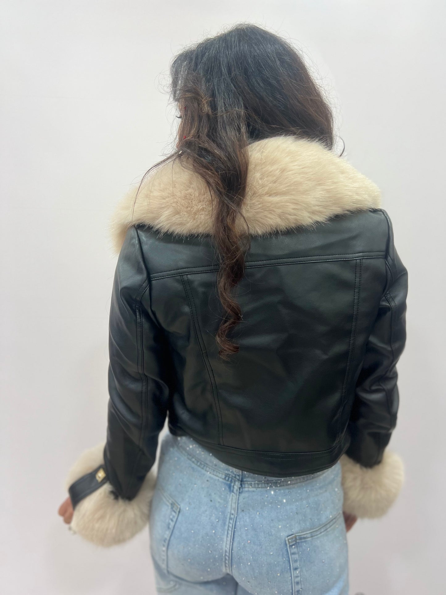 Giacca ecopelle corta con pelliccia removibile