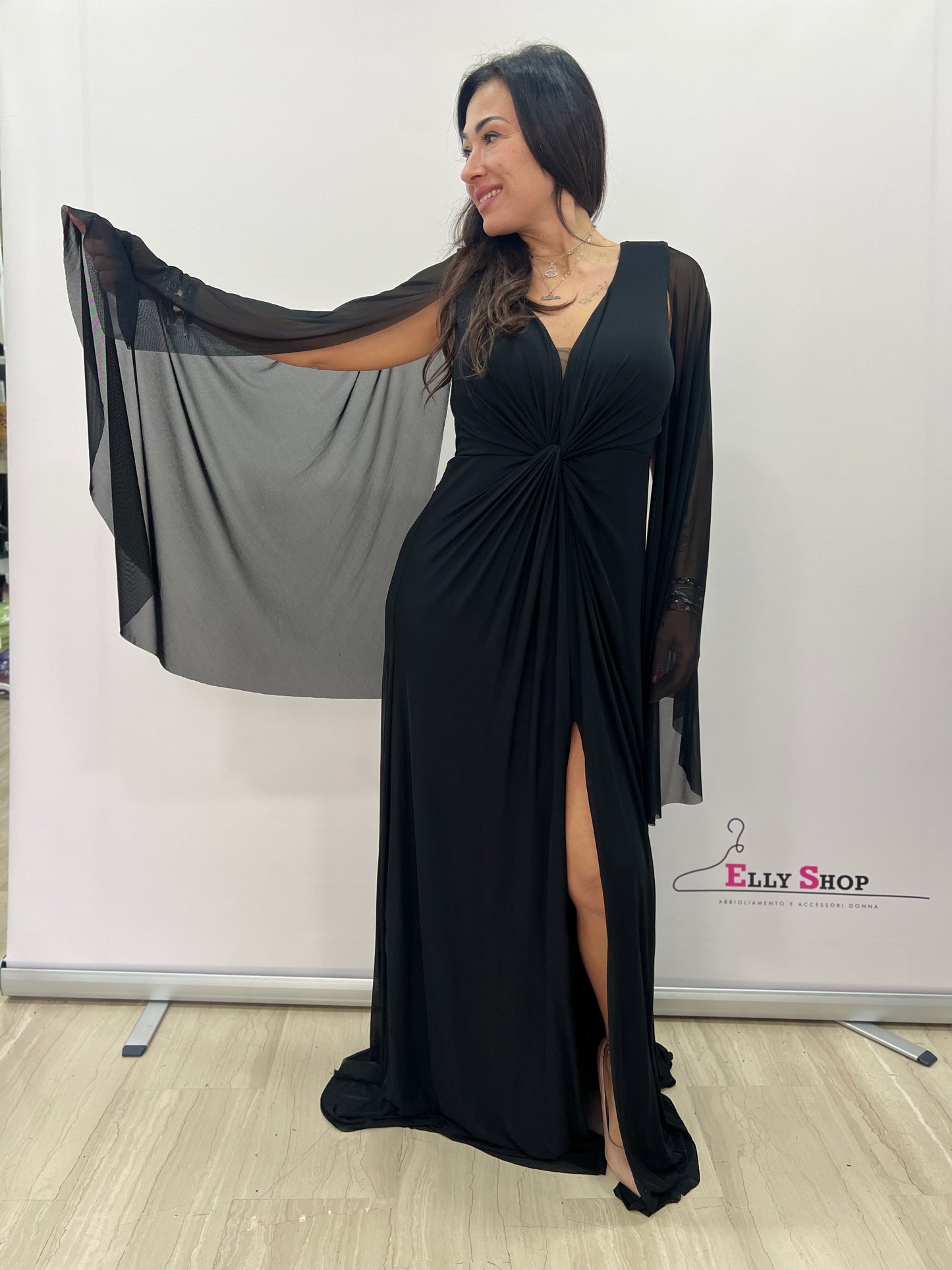 Abito lungo nero elegante curvy con spacco