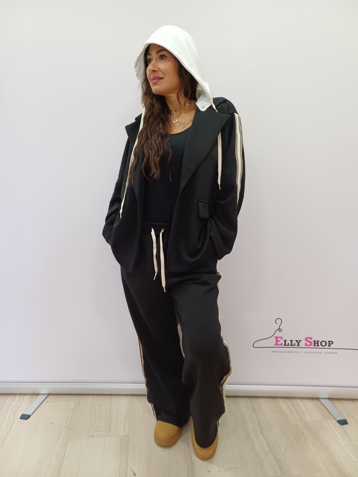 Completo donna casual con cappuccio