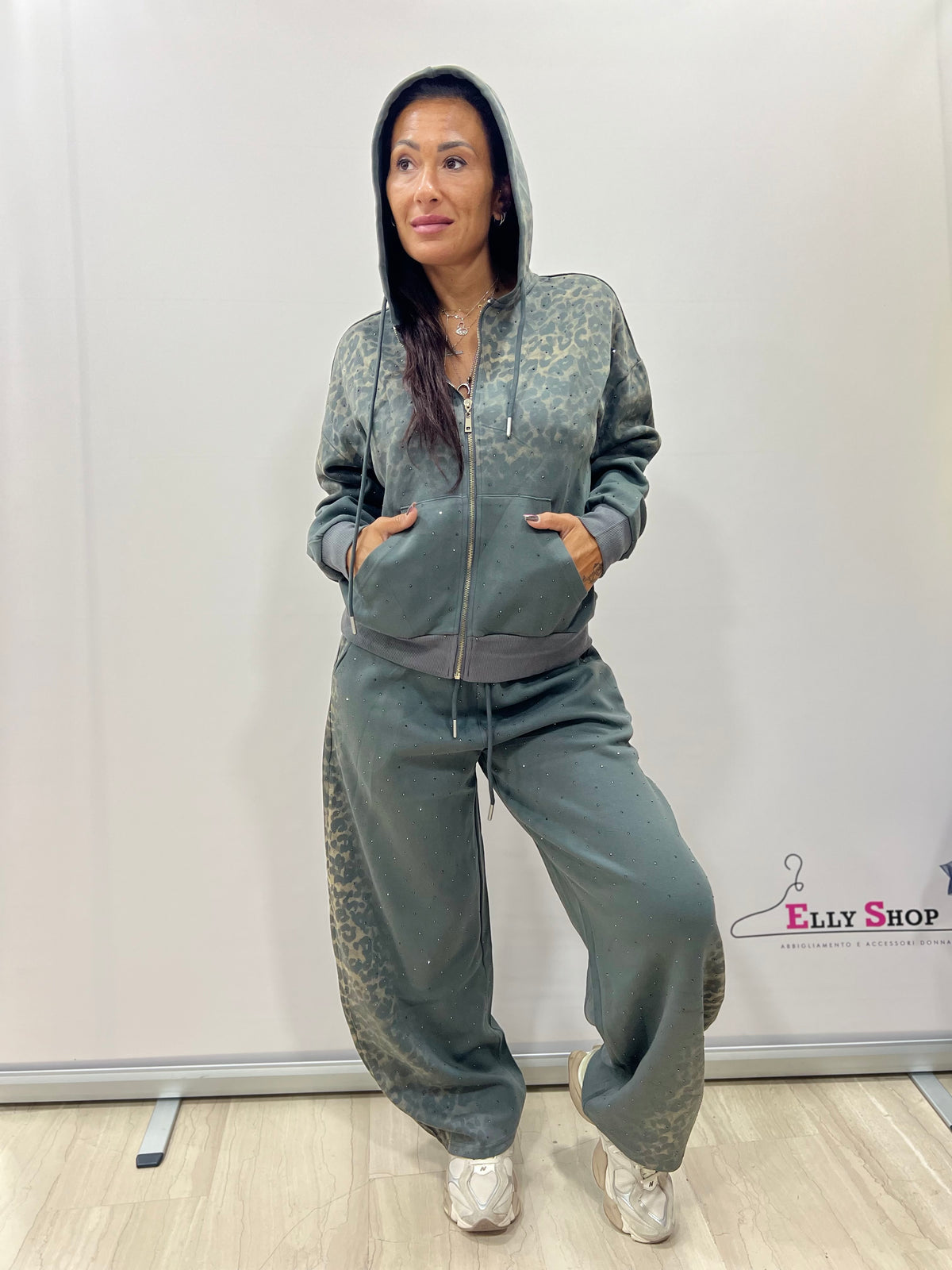 Completo Donna Animalier con Strass e Cappuccio