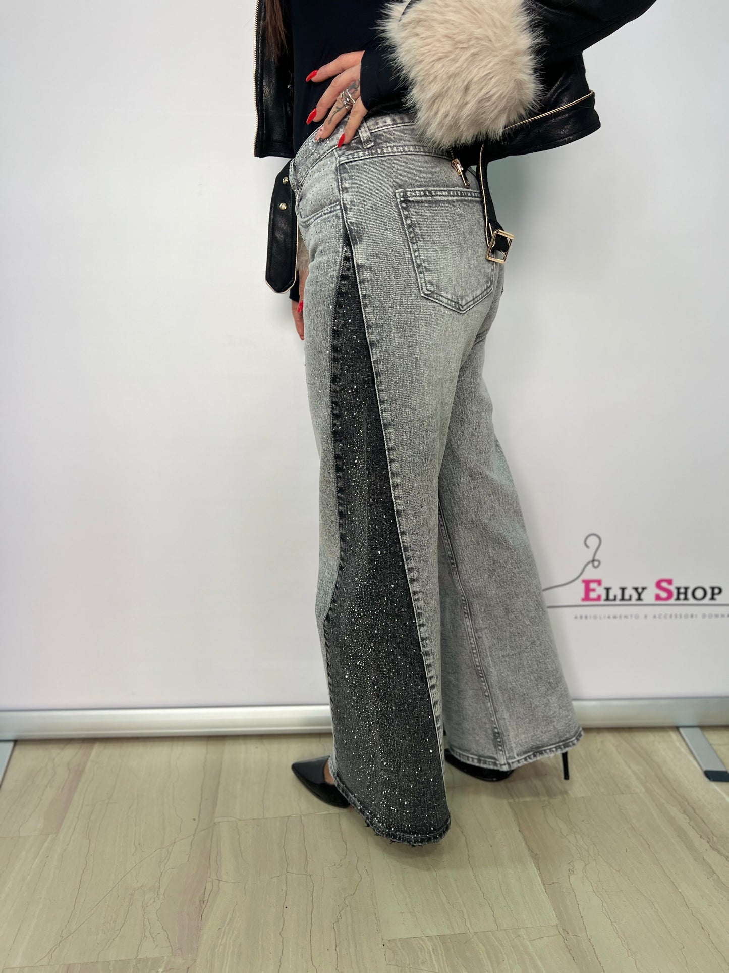 Jeans donna straight con banda laterale brillante