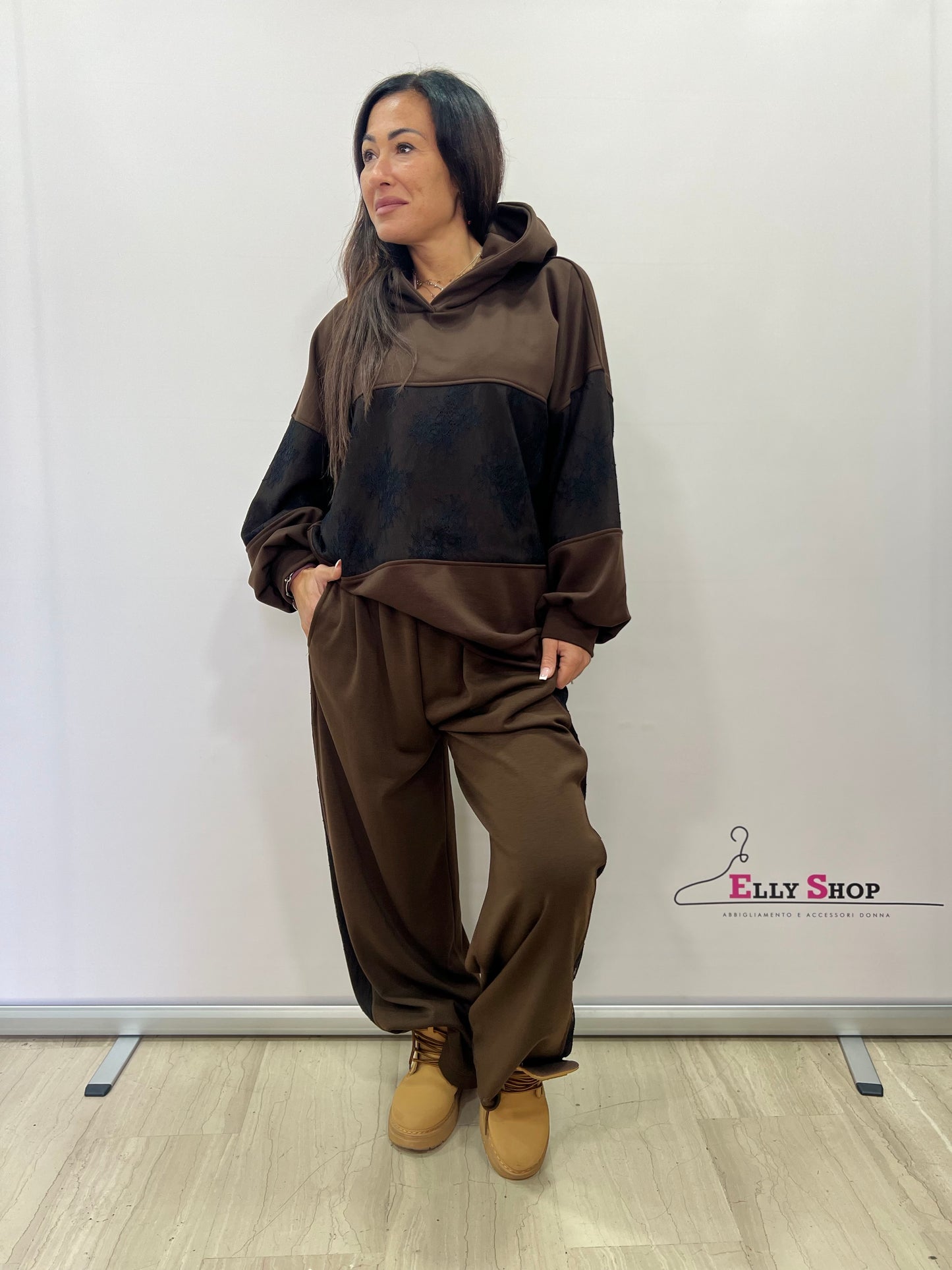 Completo donna curvy felpa e pantaloni casual