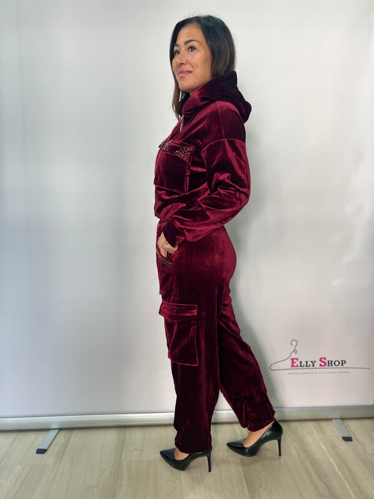 Tuta donna velluto con dettagli gioiello