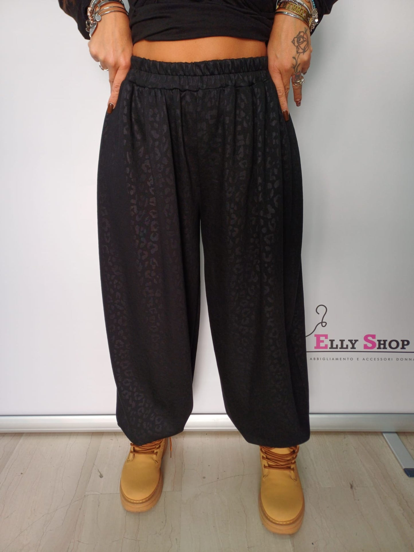 Pantalone ampio donna fantasia tono su tono