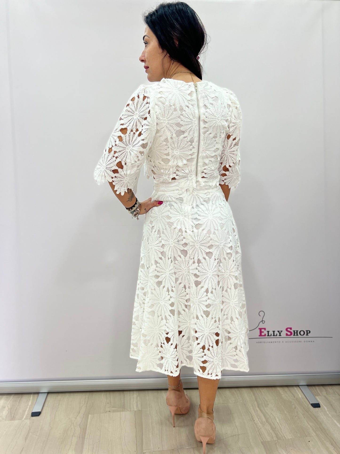 Completo pizzo floreale top e gonna midi