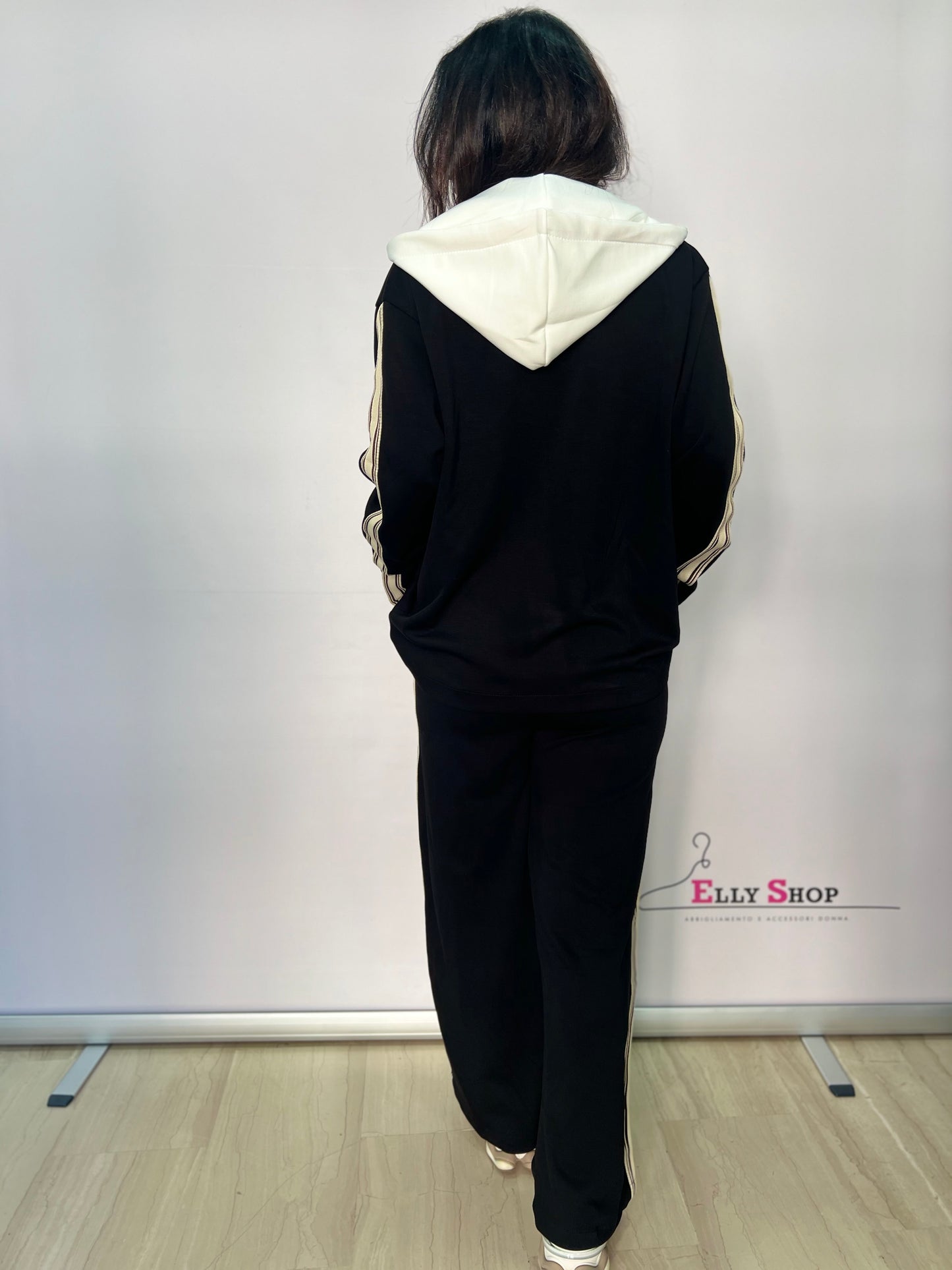 Completo donna sport chic con cappuccio