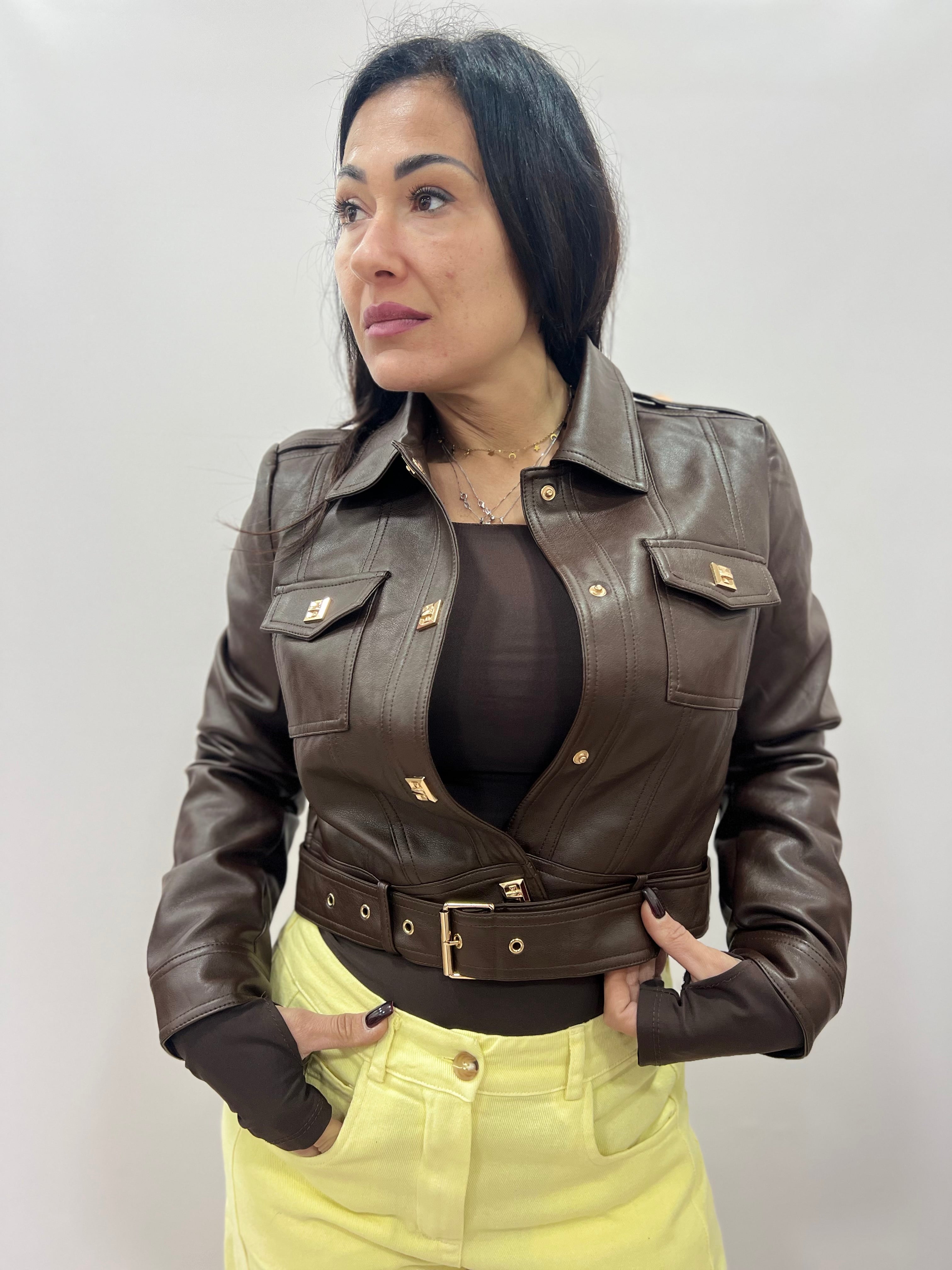 Giacca donna corta effetto pelle con cintura
