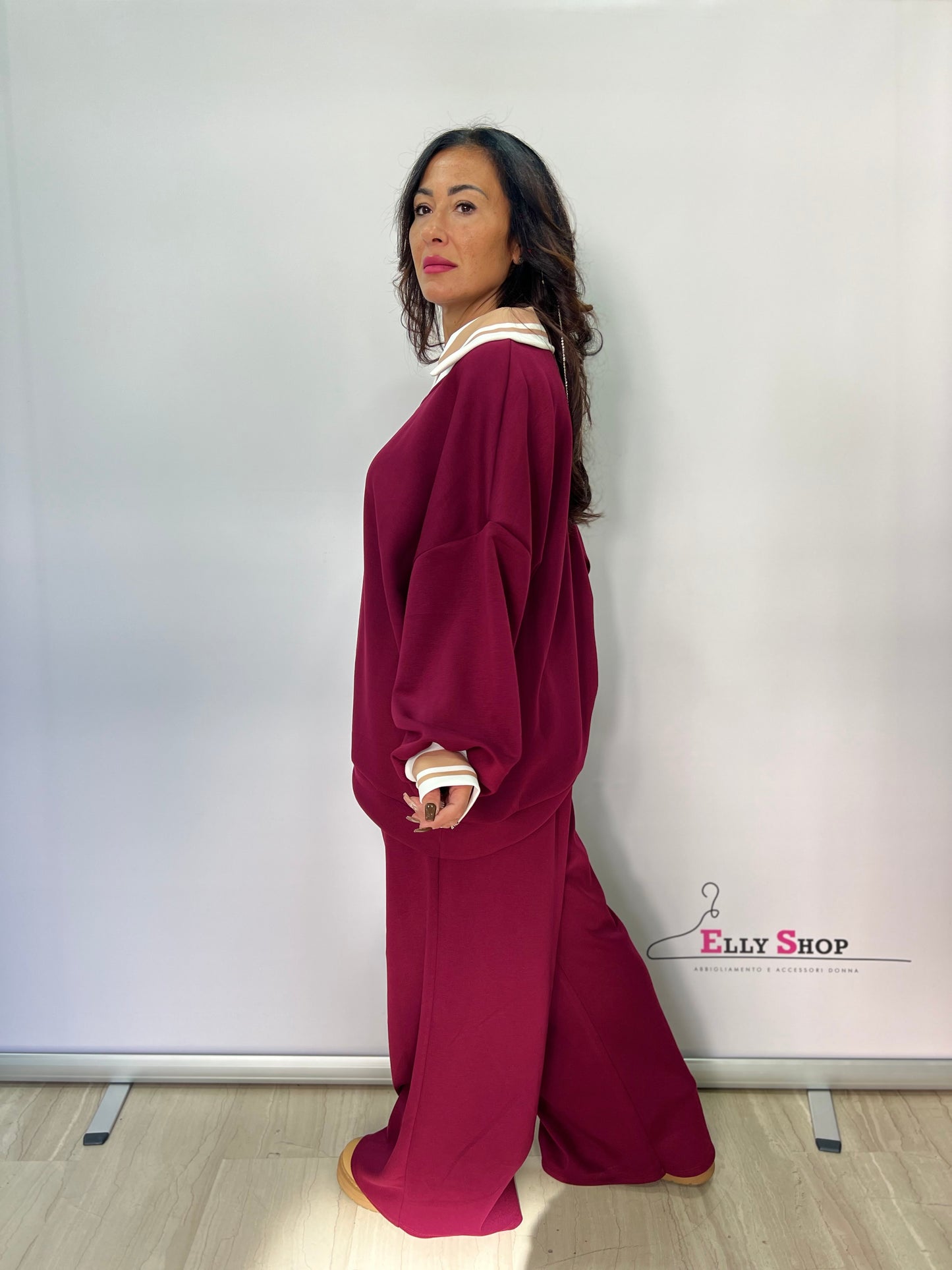 Completo donna curvy con collo a contrasto