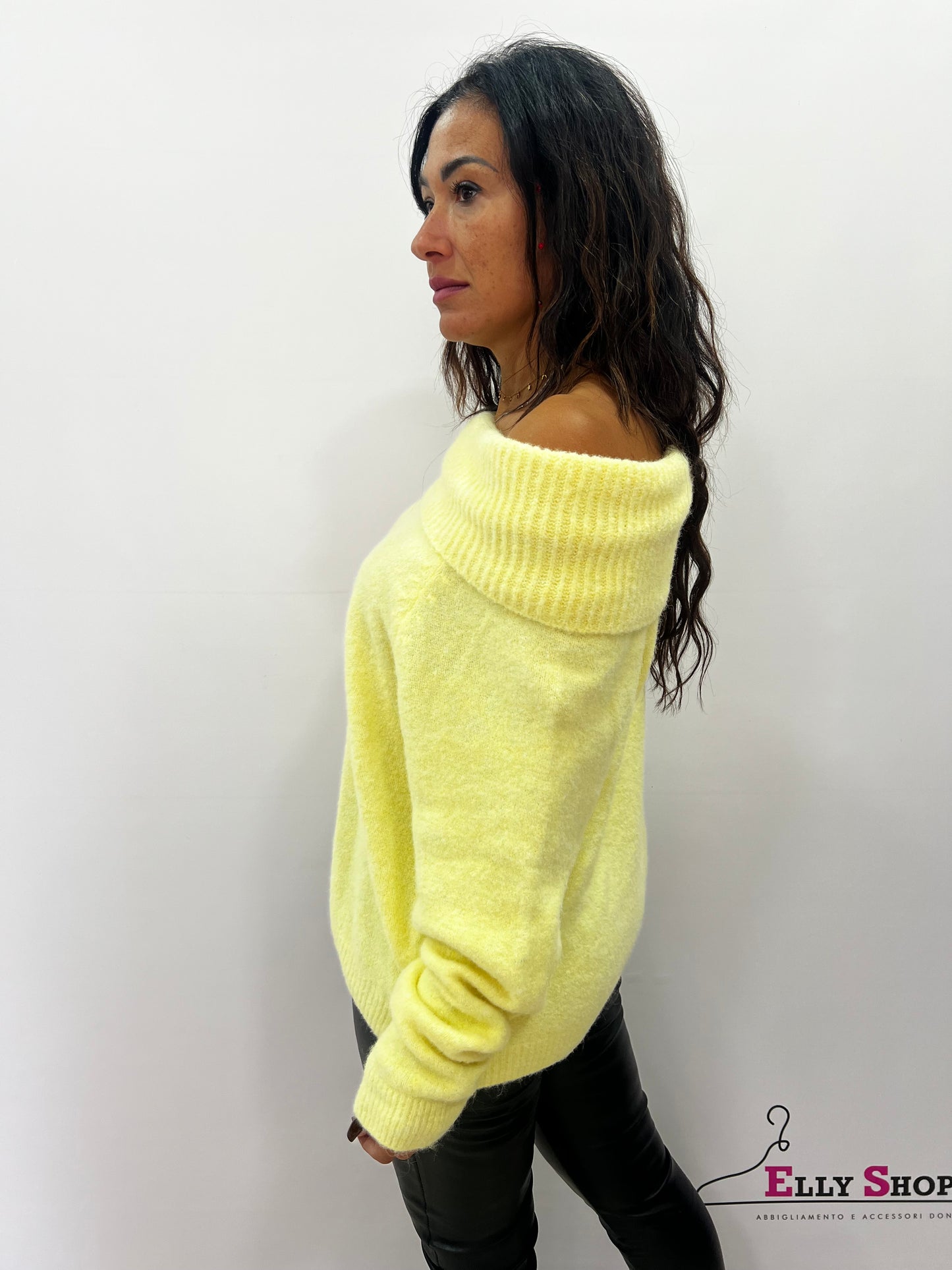 Maglione donna collo ampio morbido