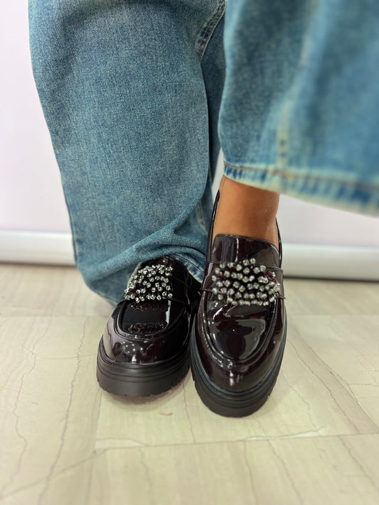 Scarpe mocassino lucidi con brillantini