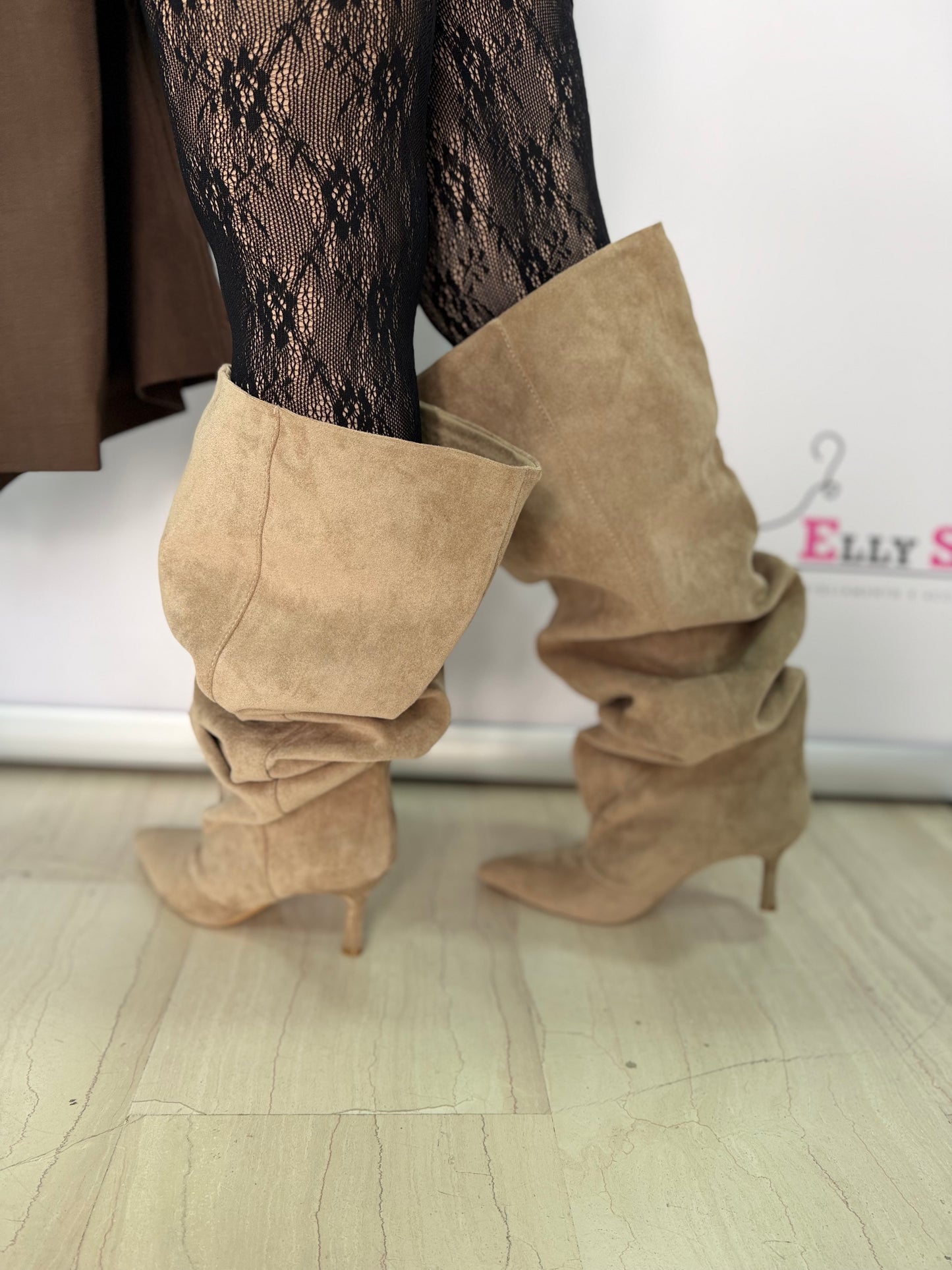 Stivali al ginocchio donna con tacco elegante