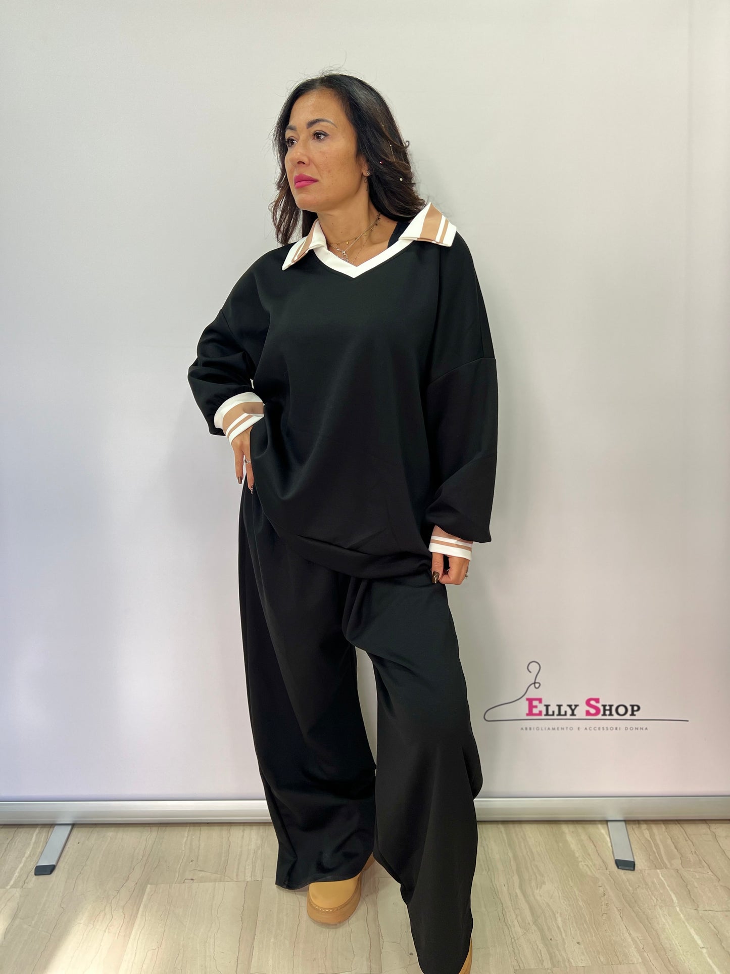 Completo donna curvy con collo a contrasto