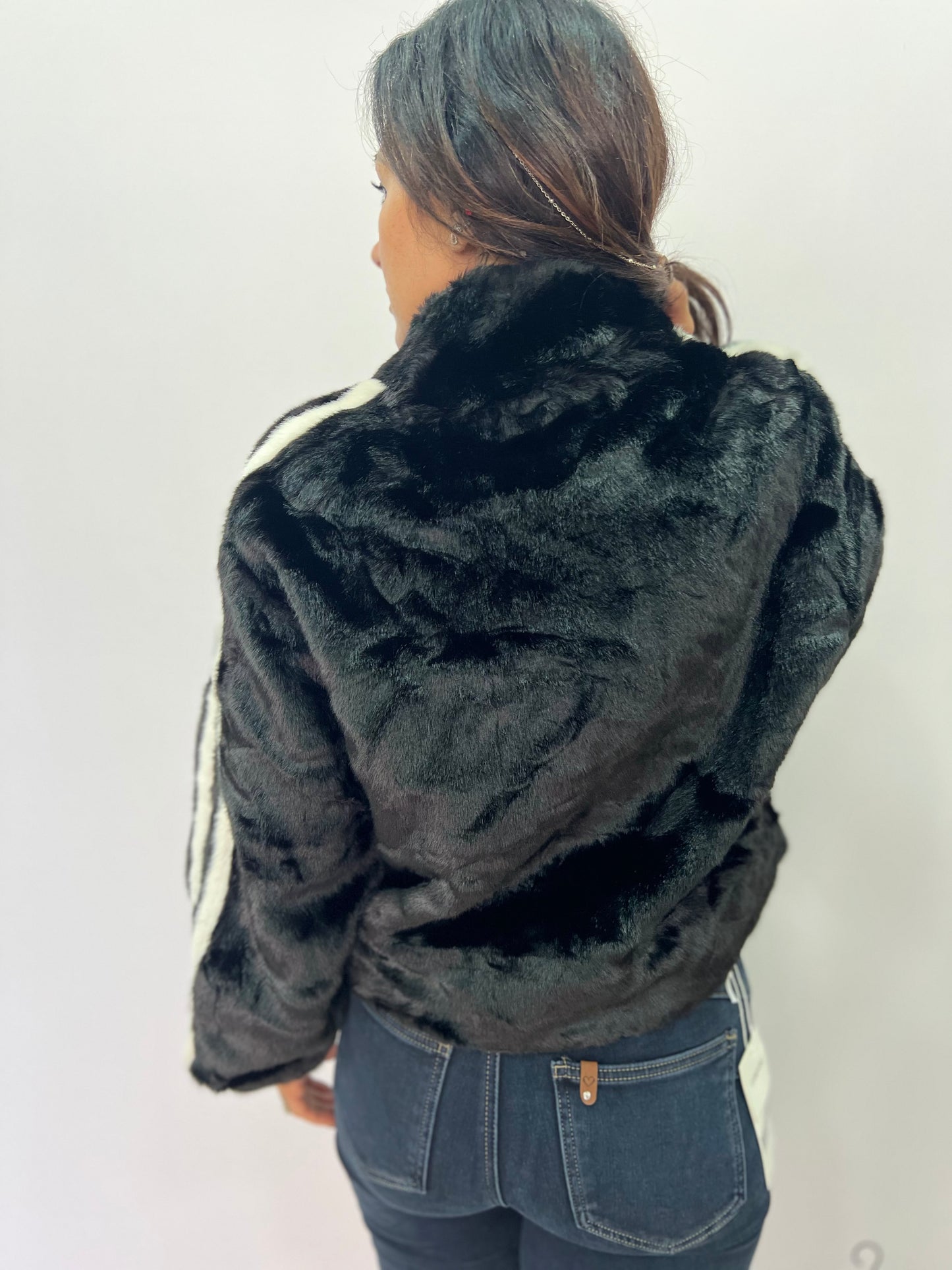 Giacca in ecopelliccia donna con bande laterali