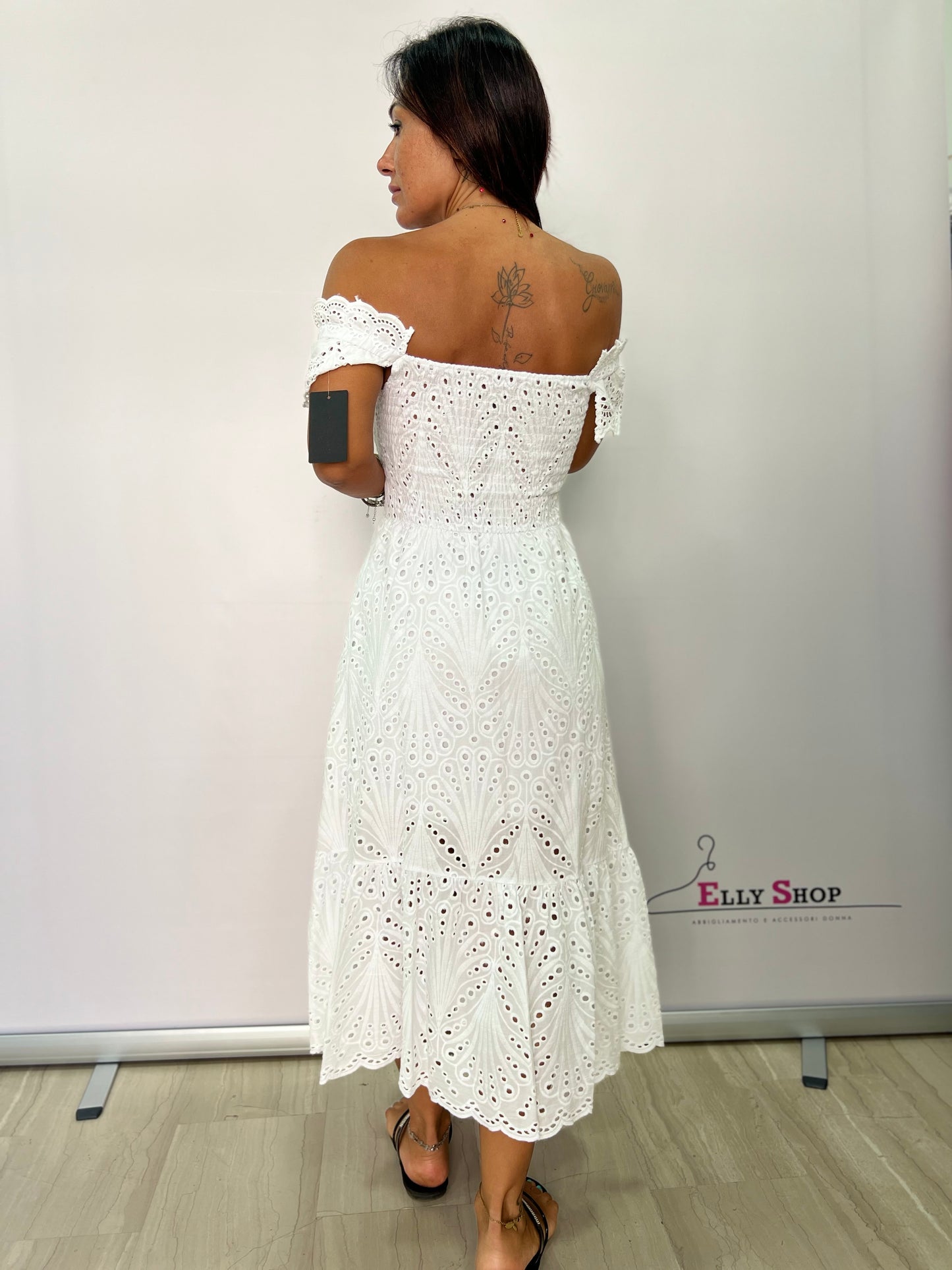 Abito midi sangallo estivo con volant – disponibile in vari colori