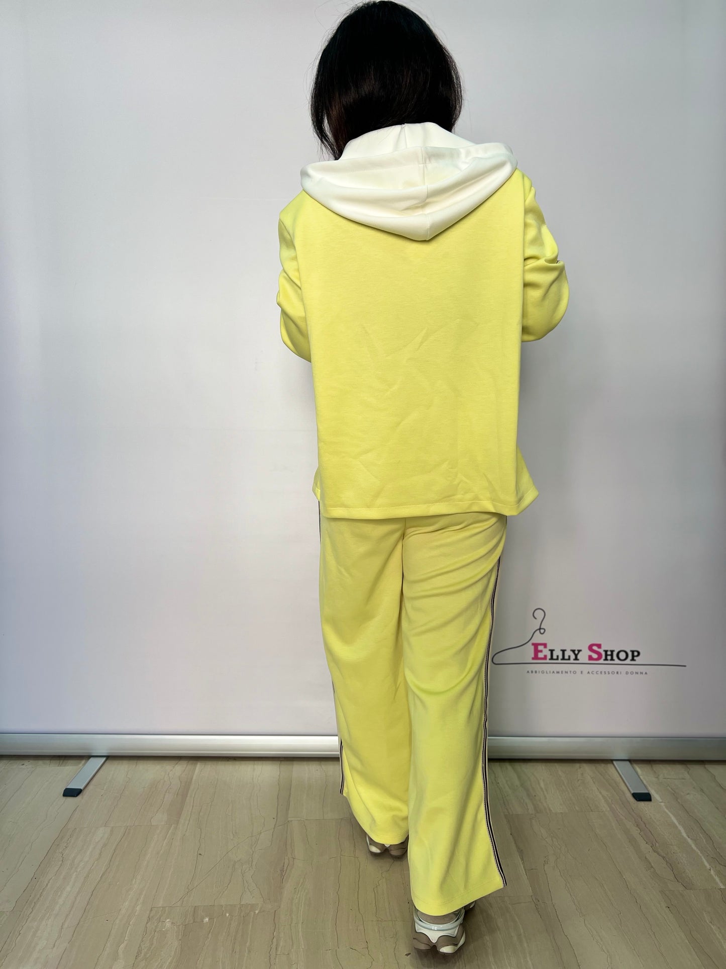 Completo donna sport chic con cappuccio