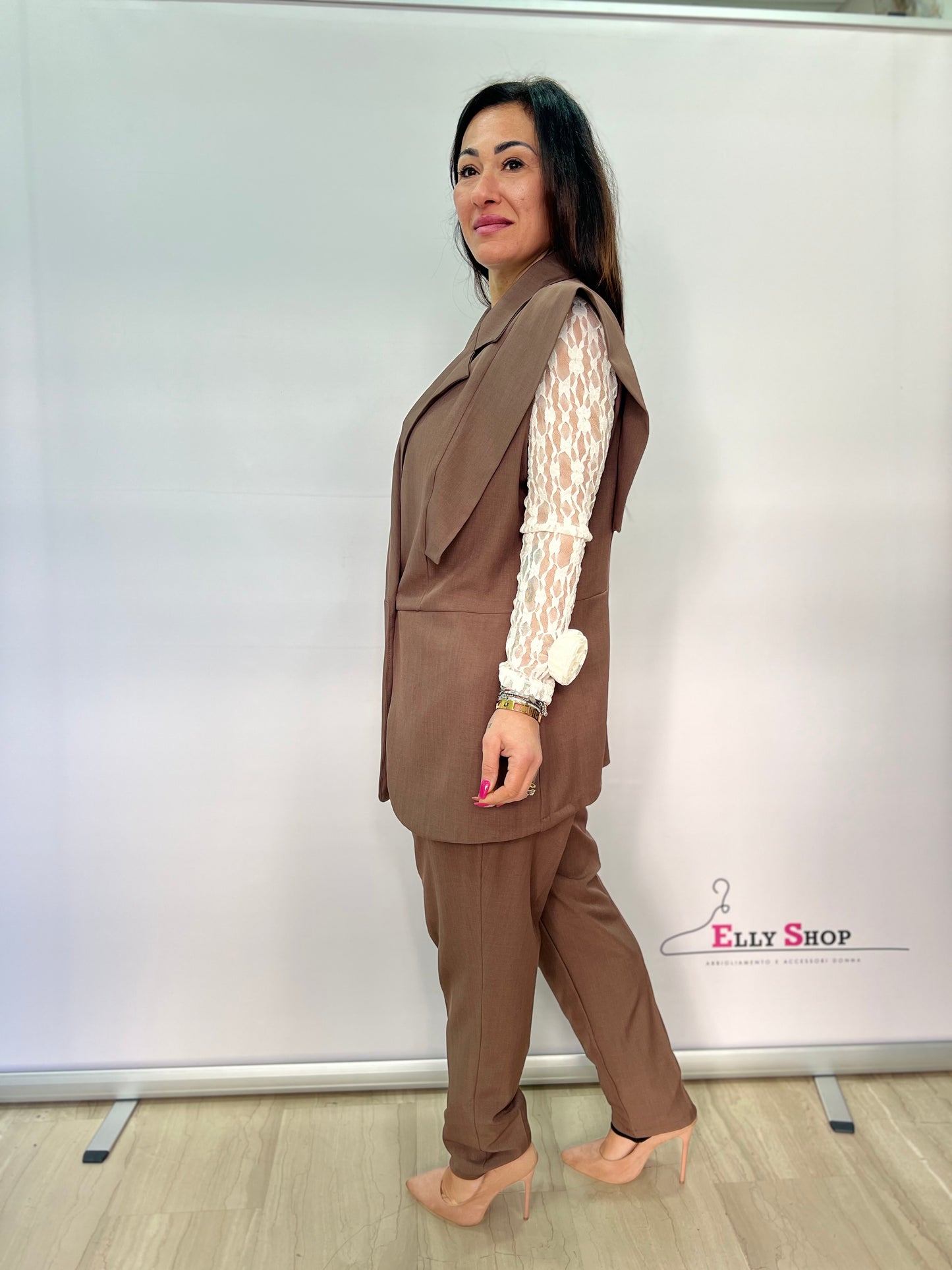 Completo donna curvy elegante con gilet