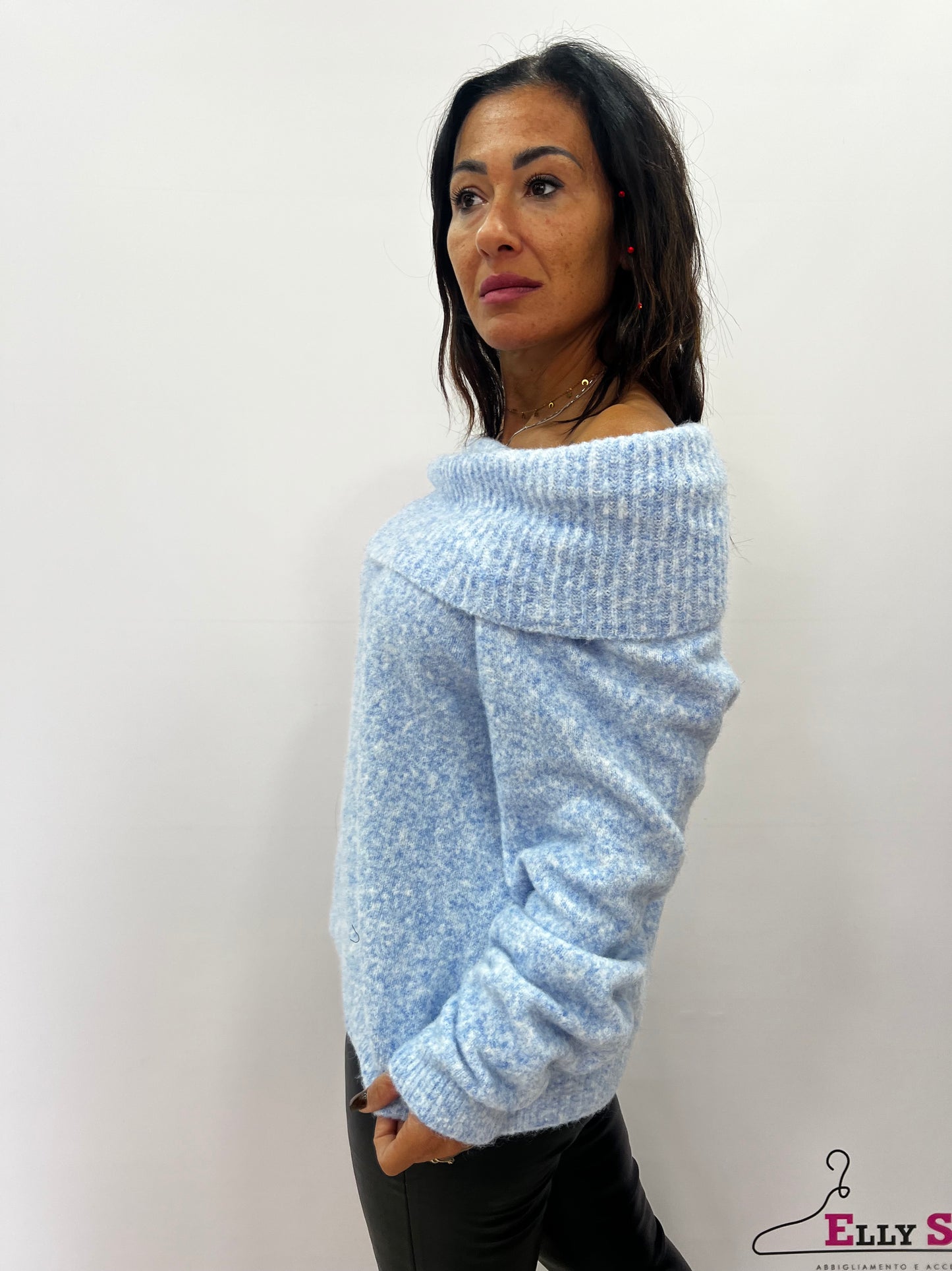 Maglione donna collo ampio morbido