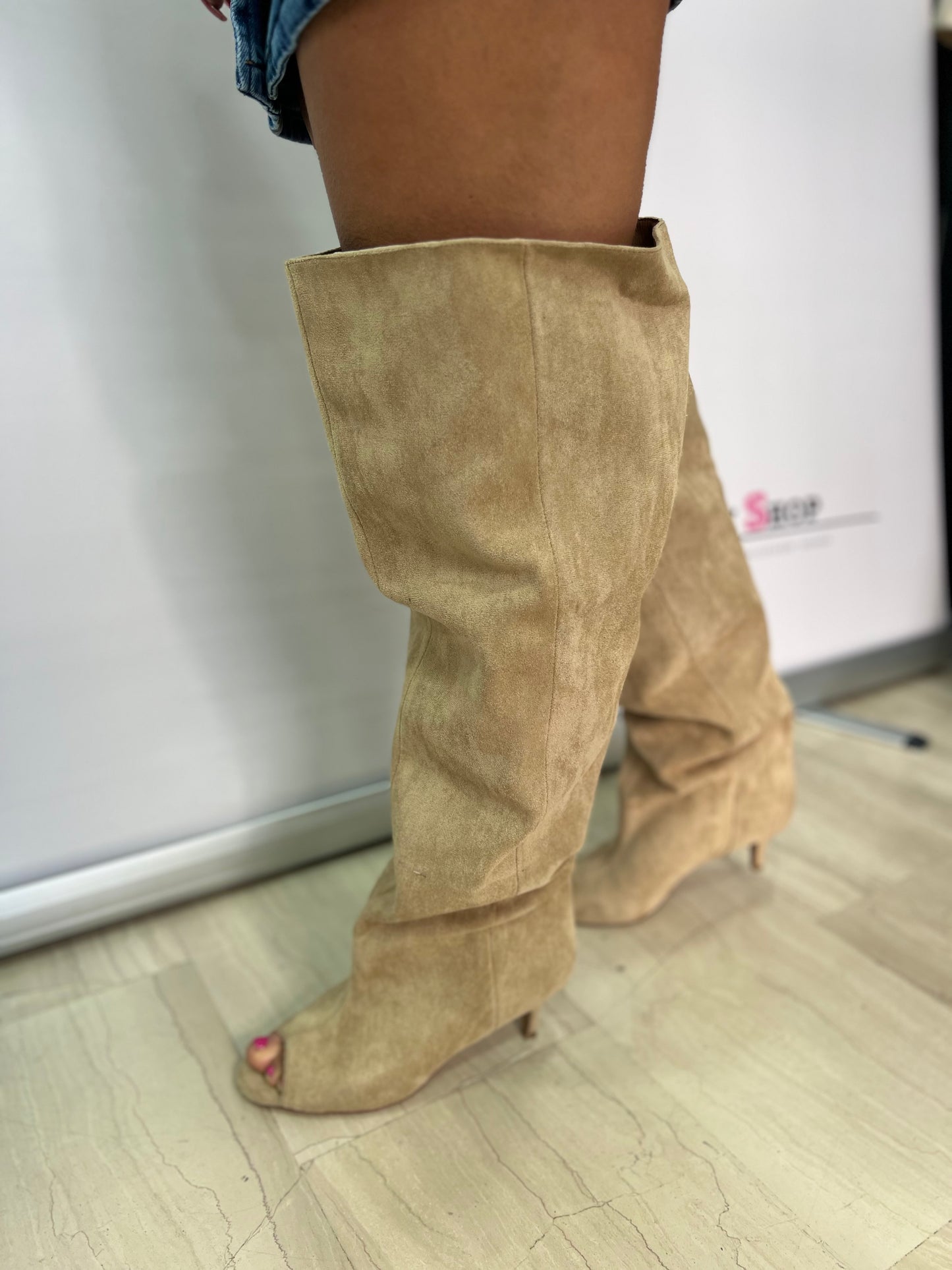 Stivali Donna Beige al Ginocchio con Tacco