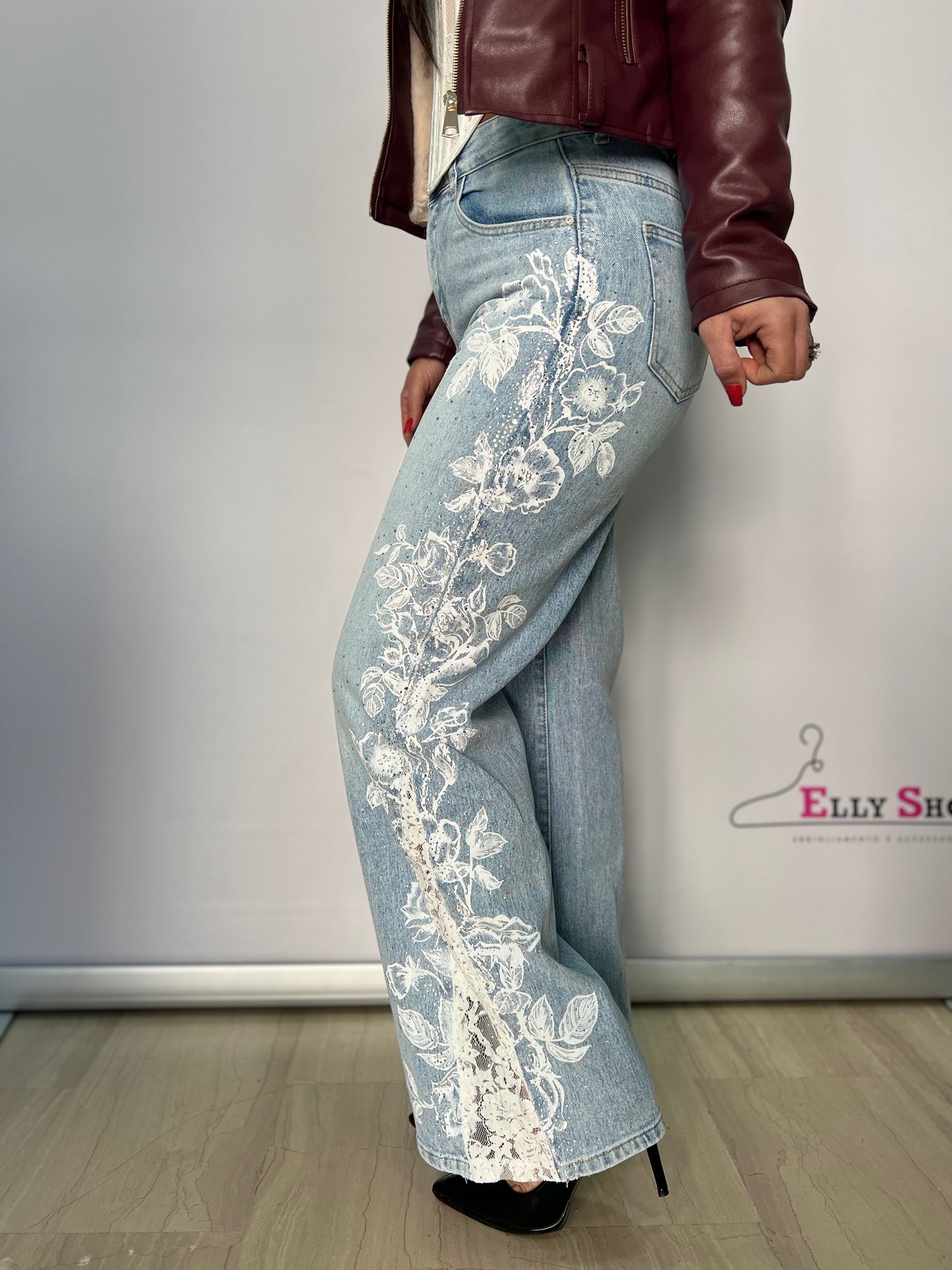 Jeans flare donna con ricami e pizzo