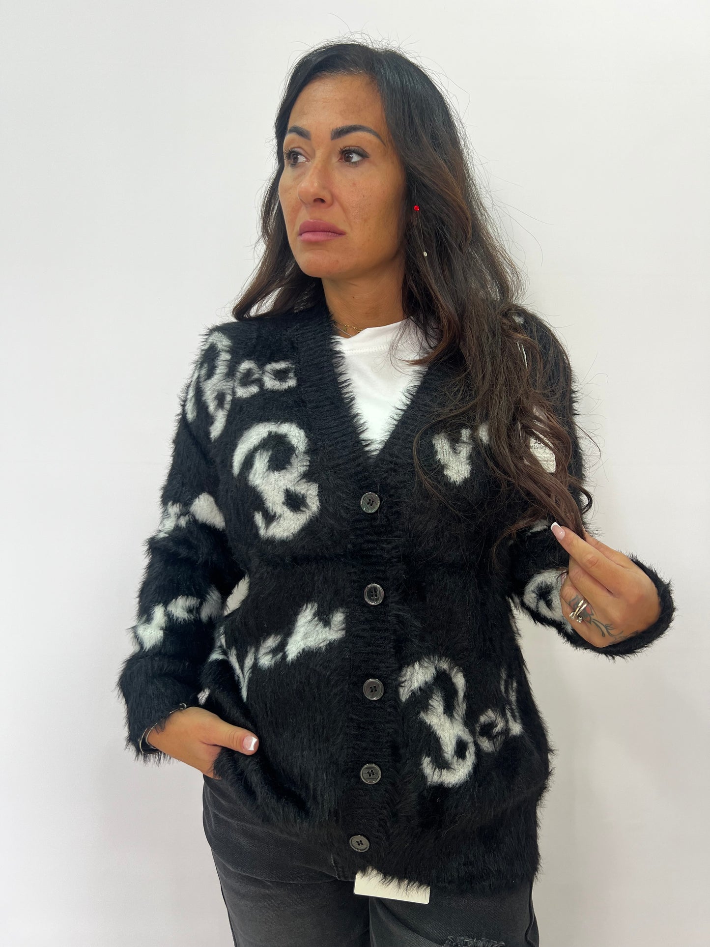 Cardigan peloso donna con scritte a contrasto