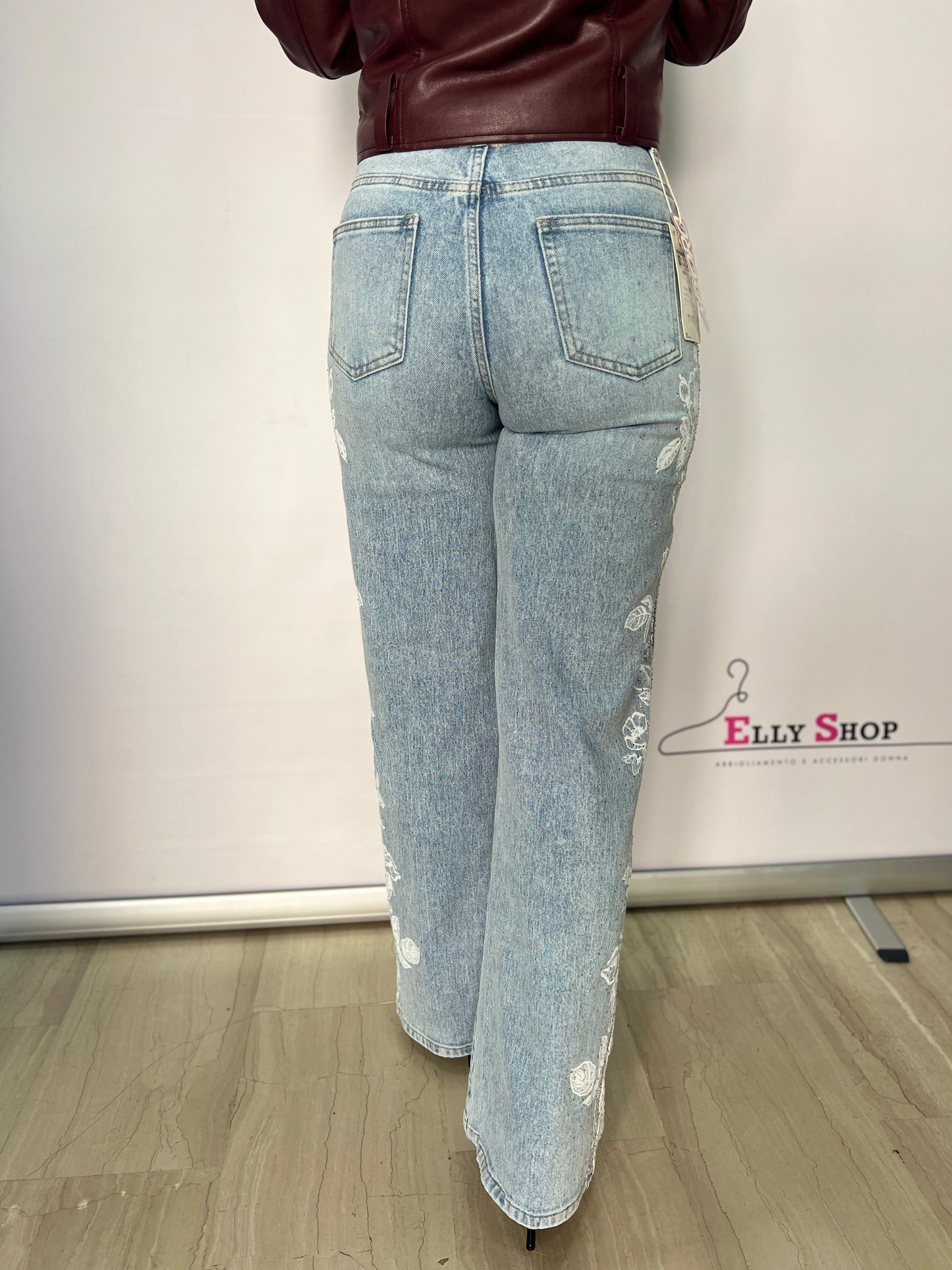 Jeans flare donna con ricami e pizzo