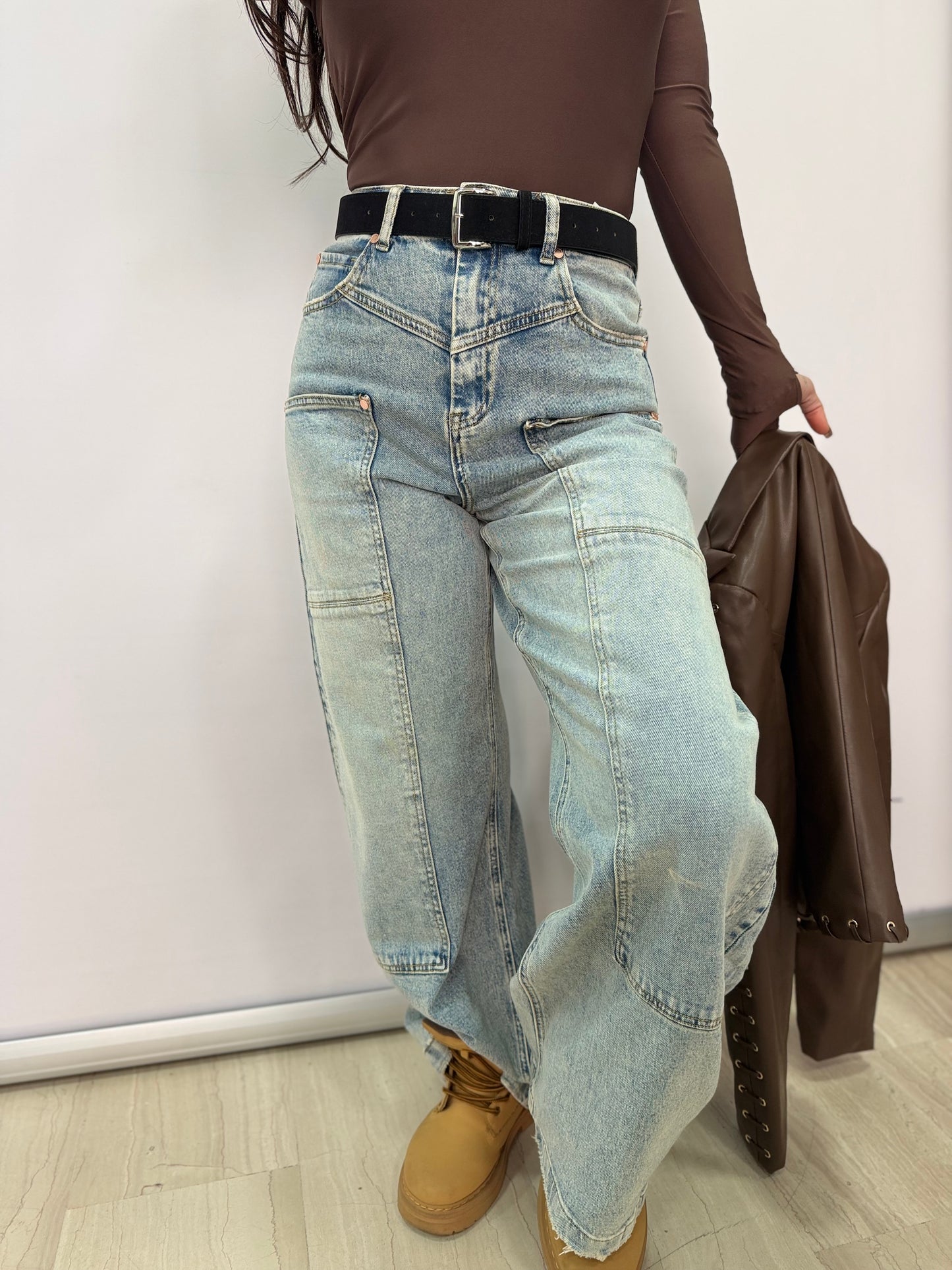 Jeans cargo donna a gamba ampia denim chiaro