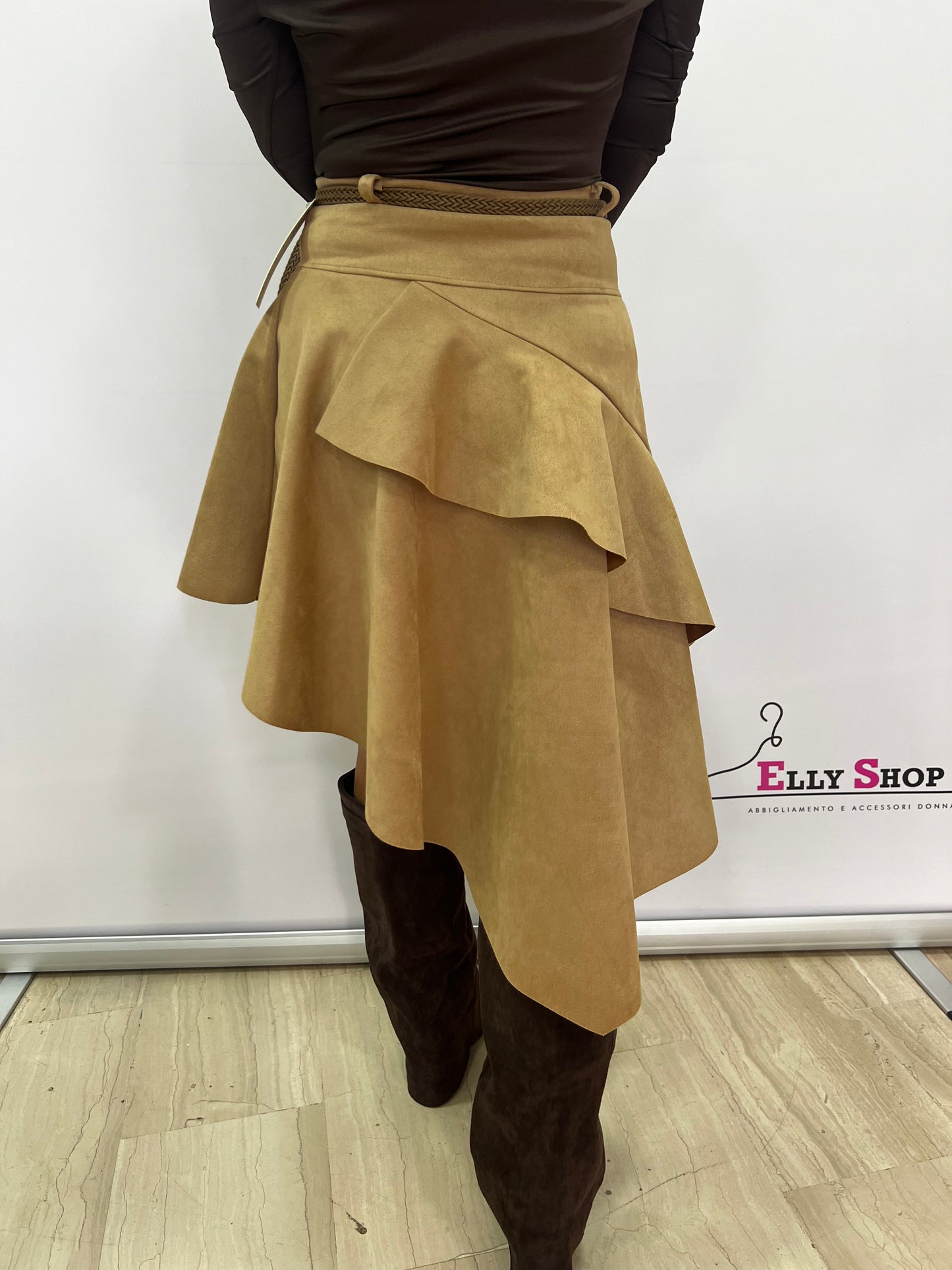 Gonna asimmetrica in camoscio con balza donna