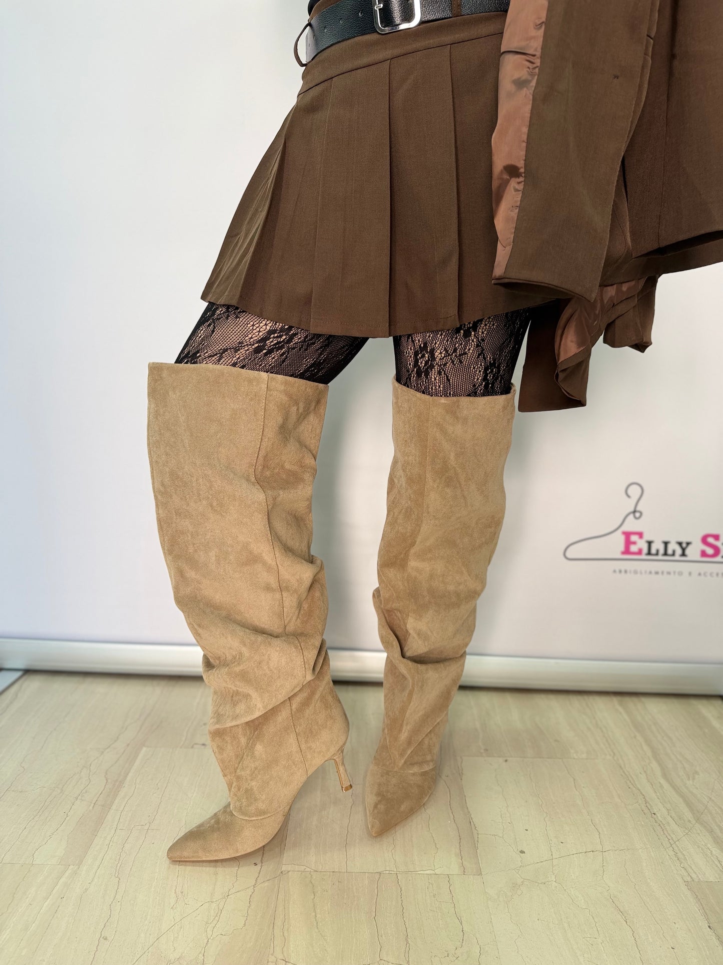 Stivali al ginocchio donna con tacco elegante