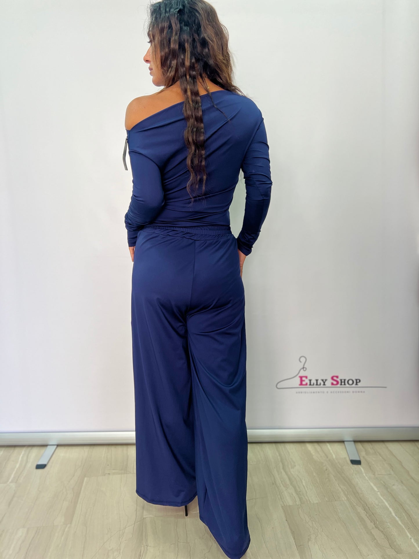 Completo lycra con scollo