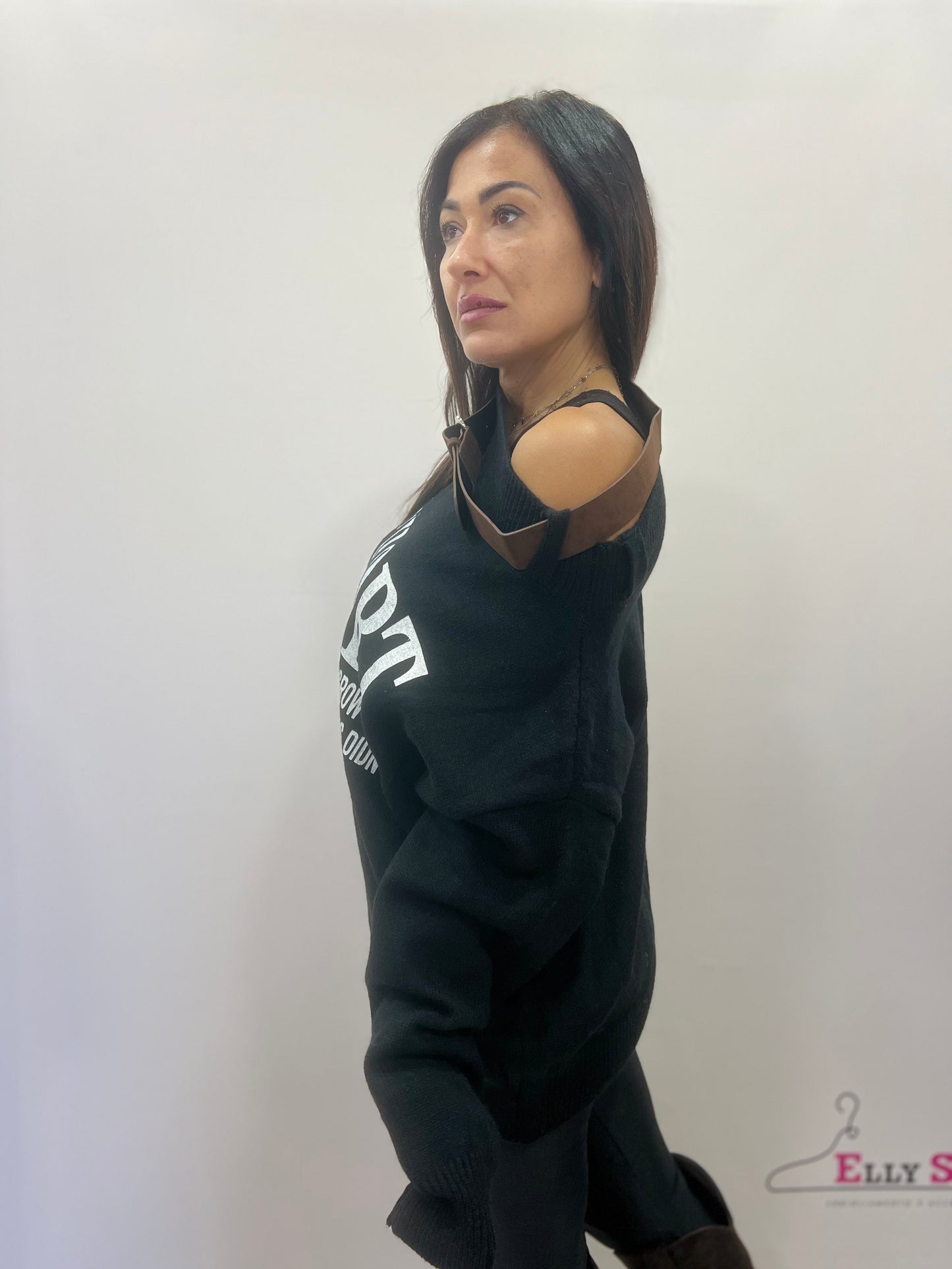 Maglione monospalla con cintura trendy