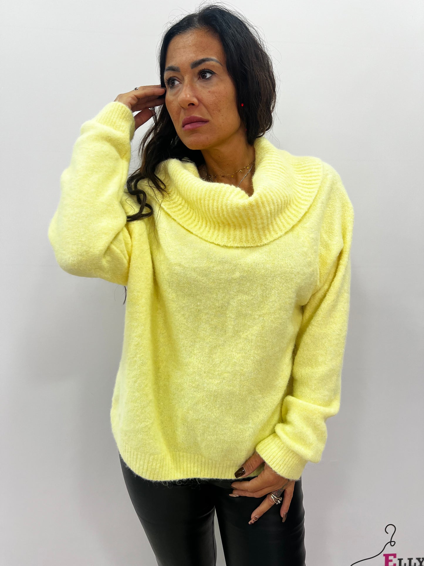 Maglione donna collo ampio morbido