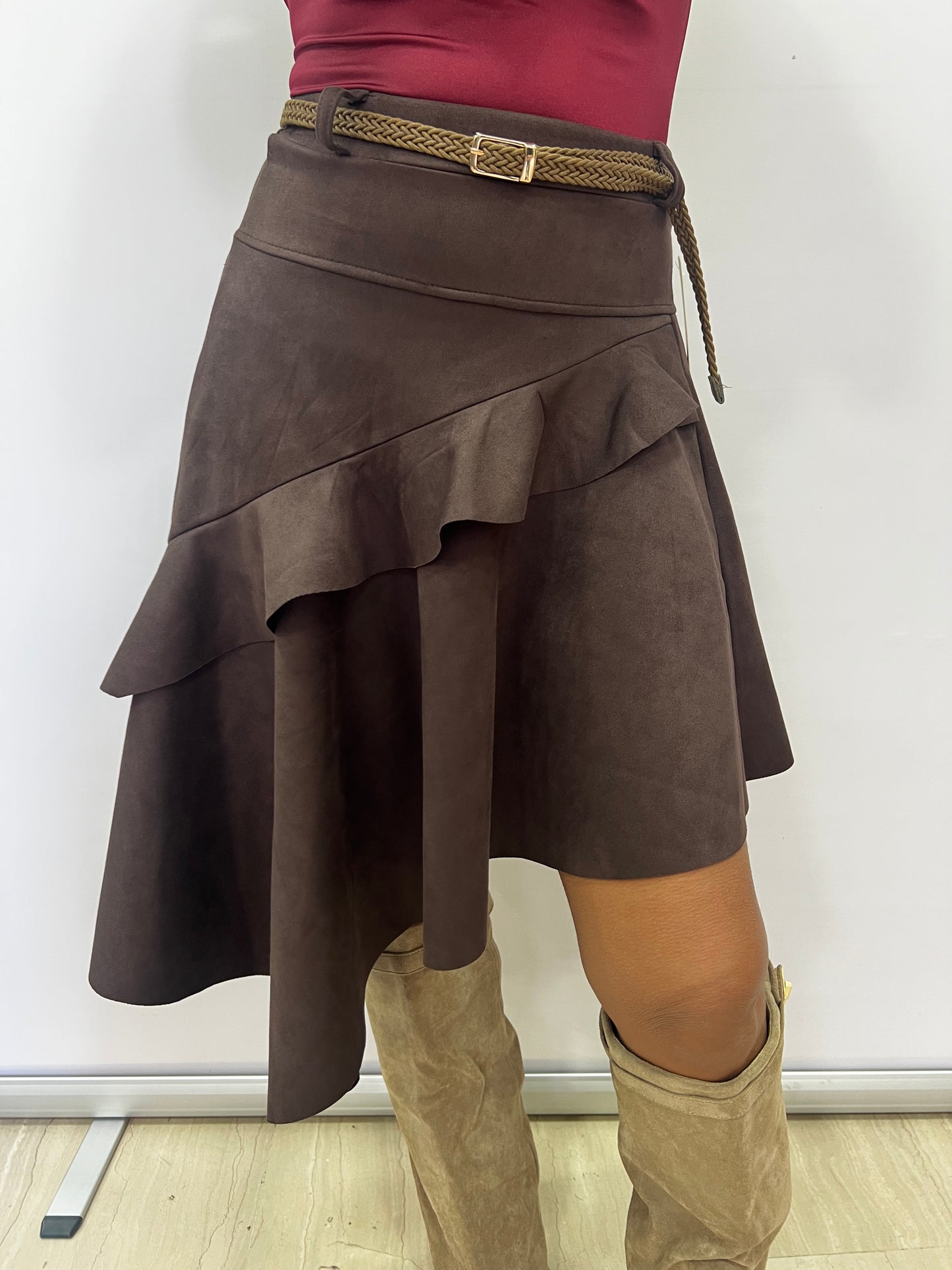 Gonna asimmetrica in camoscio con balza donna