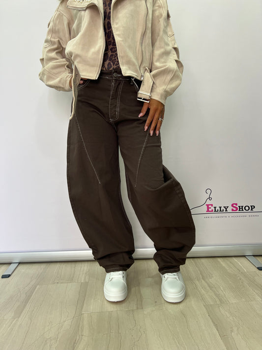 Jeans modello Balloon in marrone