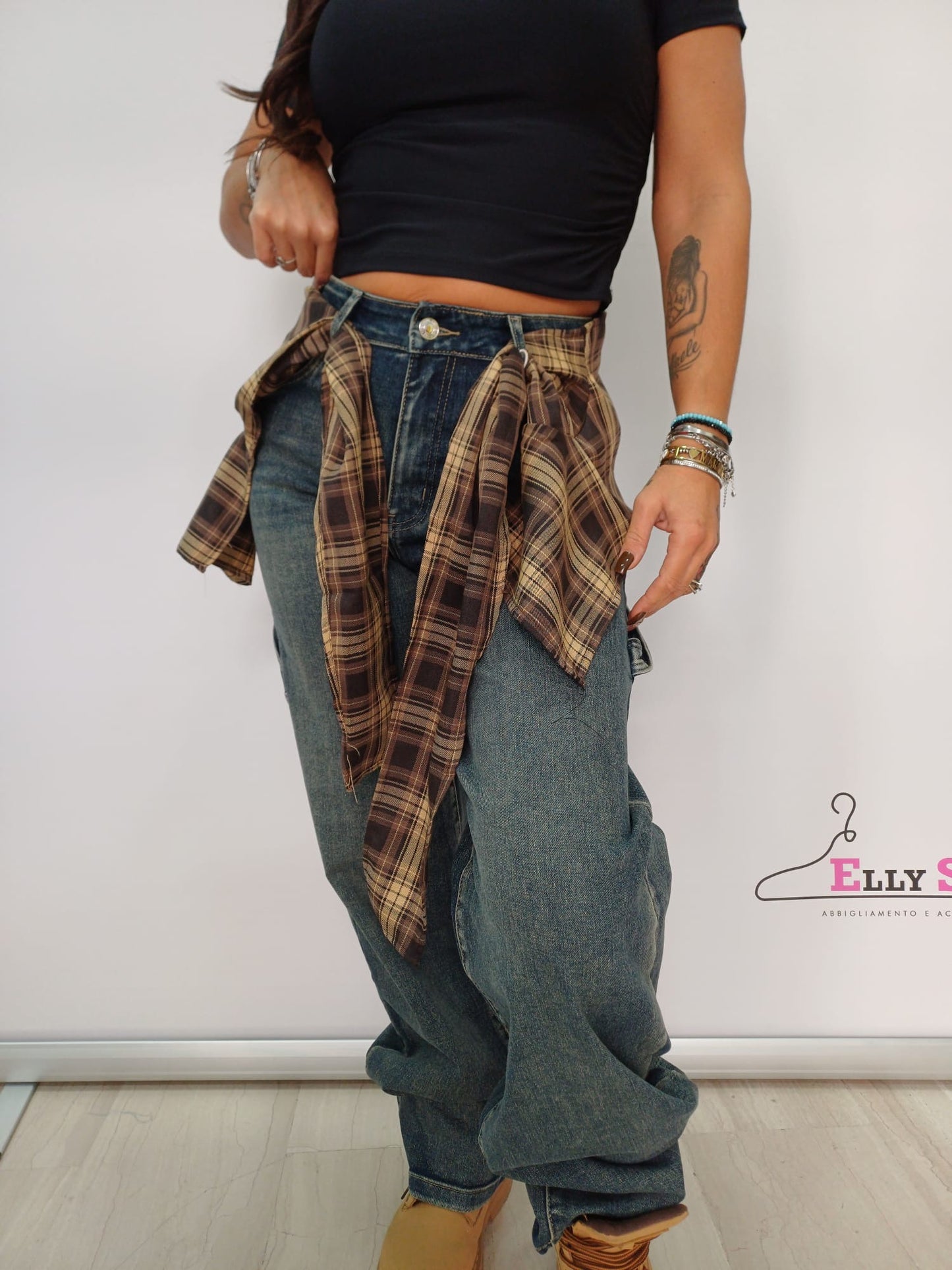 Jeans donna con camicia effetto annodato