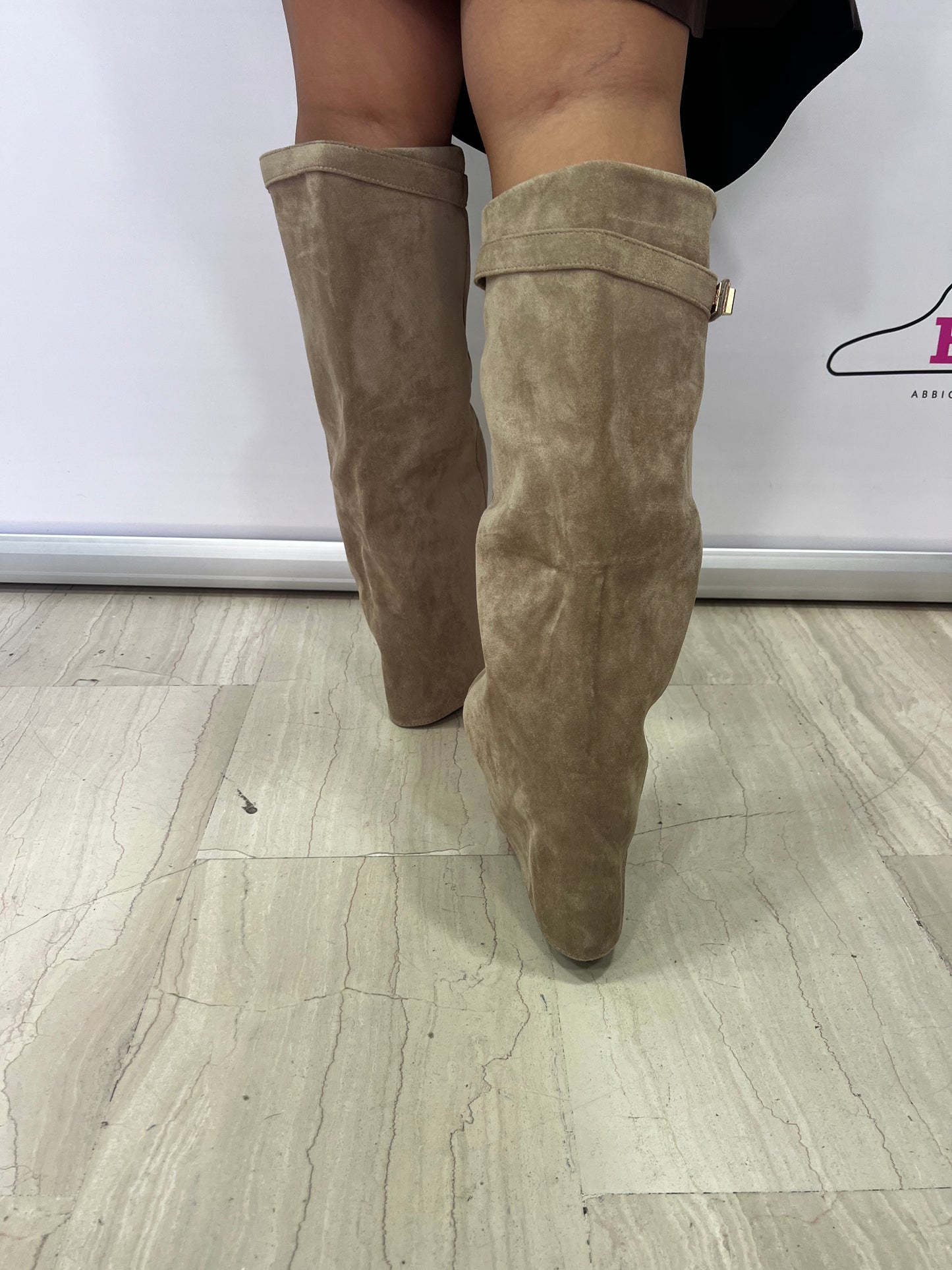 Stivali alti donna con tacco largo