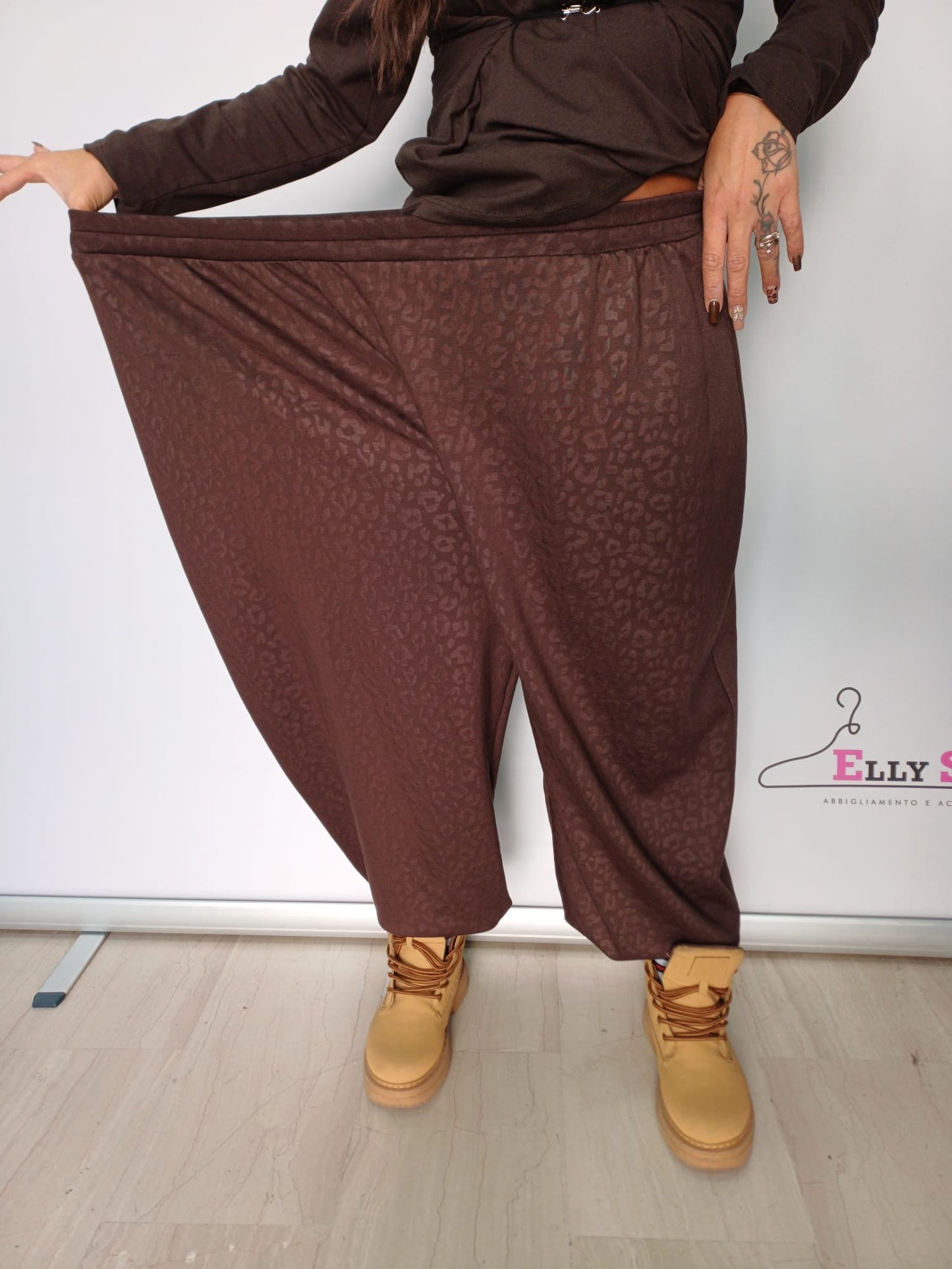 Pantalone ampio donna fantasia tono su tono