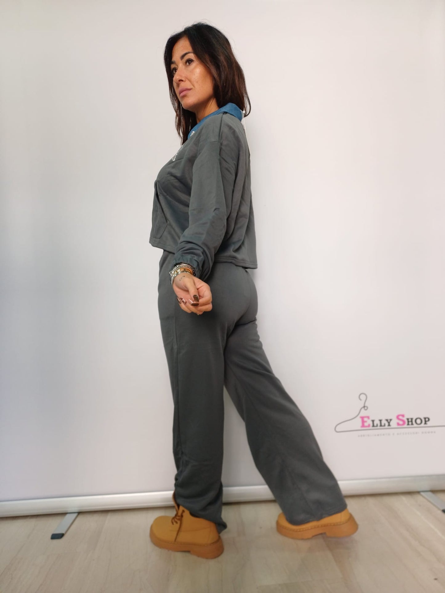 Completo donna casual con colletto a contrasto