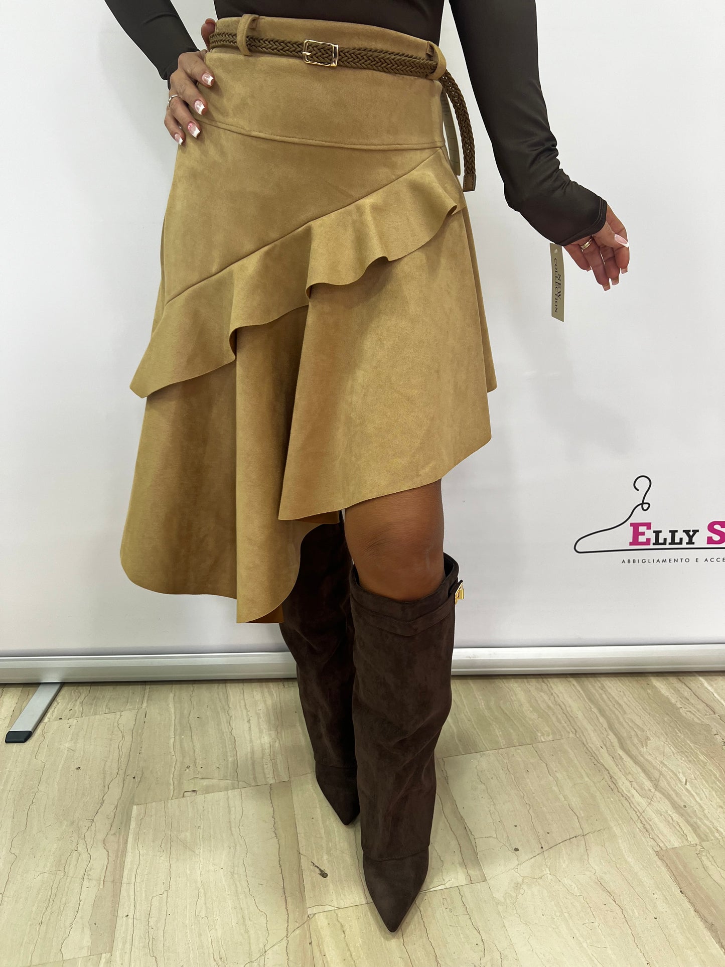 Gonna asimmetrica in camoscio con balza donna